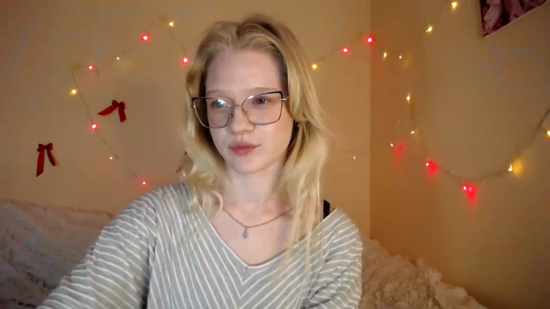 Gallery image thumbnail from Angel_baby's myfreecams stream on, 08/12/2026, 15:05 image 9 of 20