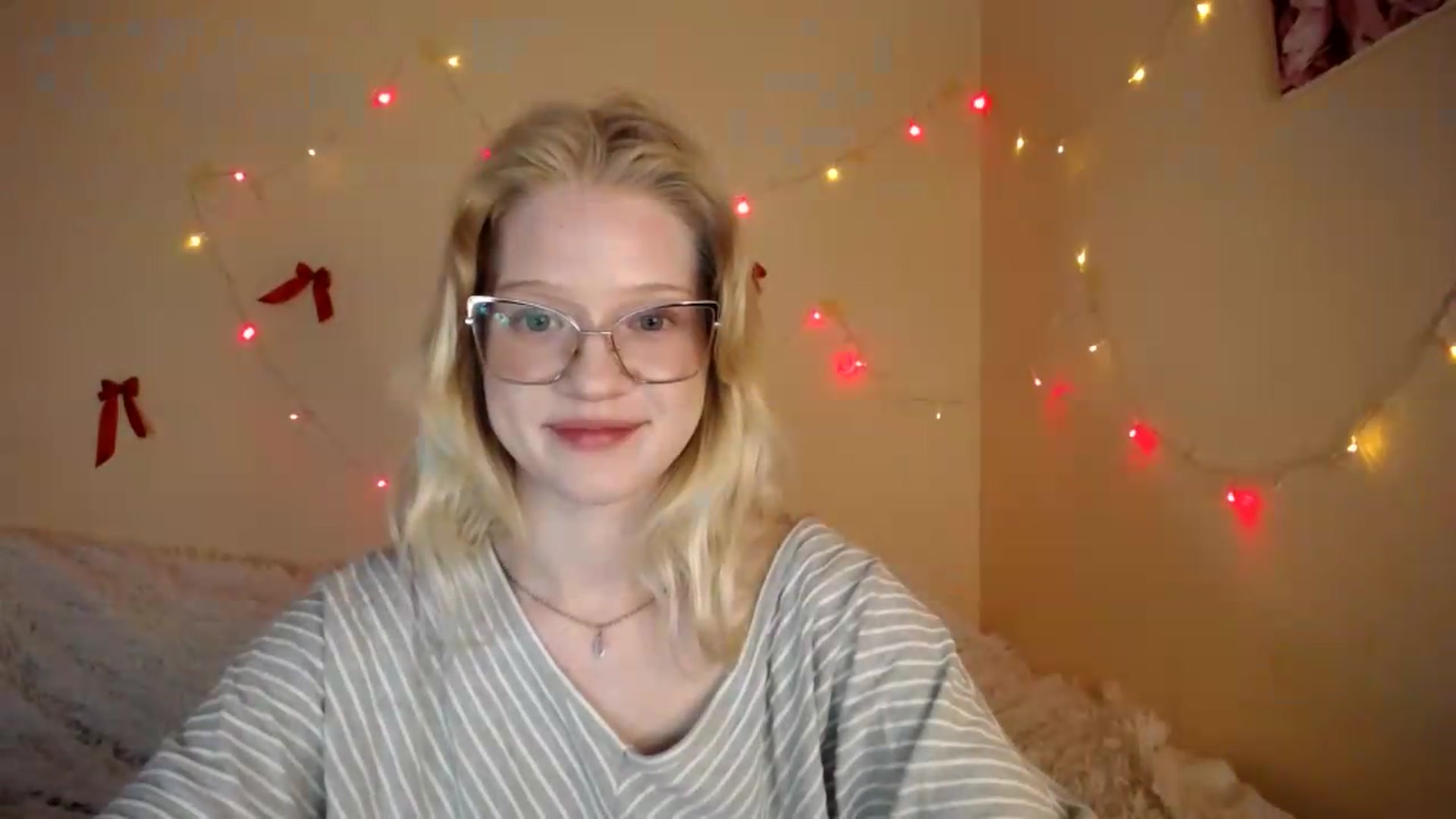 Gallery image thumbnail from Angel_baby's myfreecams stream on, 08/12/2026, 15:05 image 19 of 20