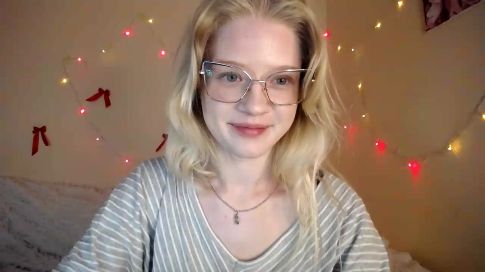Gallery image thumbnail from Angel_baby's myfreecams stream on, 08/12/2026, 15:05 image 8 of 20