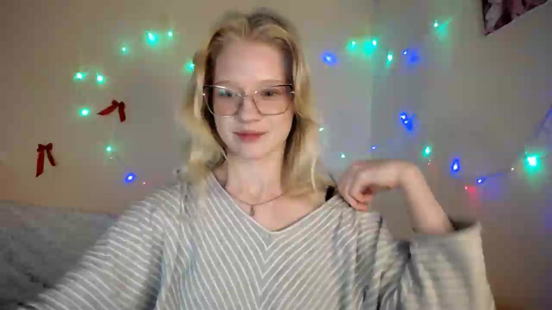 Gallery image thumbnail from Angel_baby's myfreecams stream on, 08/12/2026, 15:05 image 12 of 20