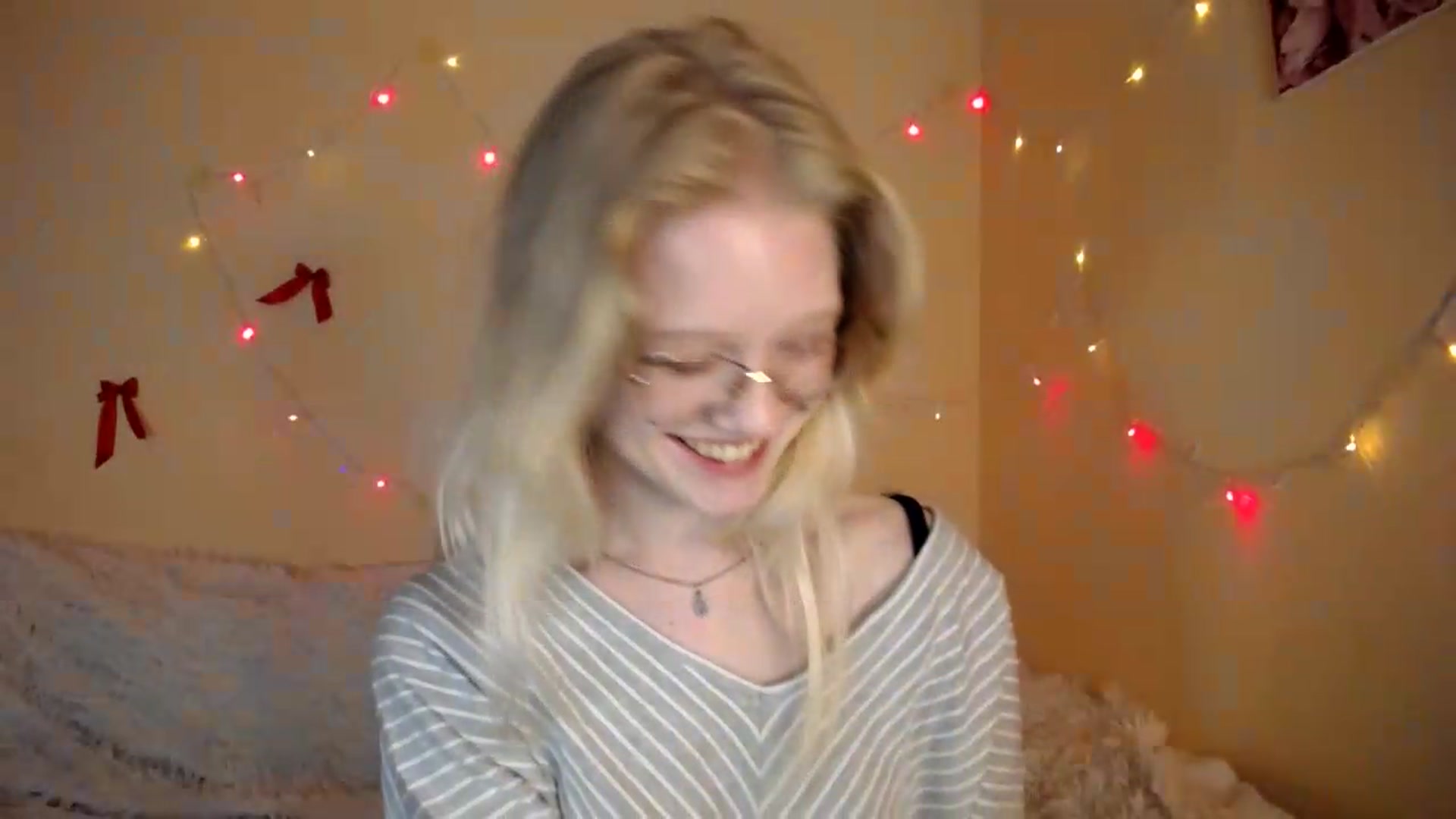 Gallery image thumbnail from Angel_baby's myfreecams stream on, 08/12/2026, 15:05 image 16 of 20