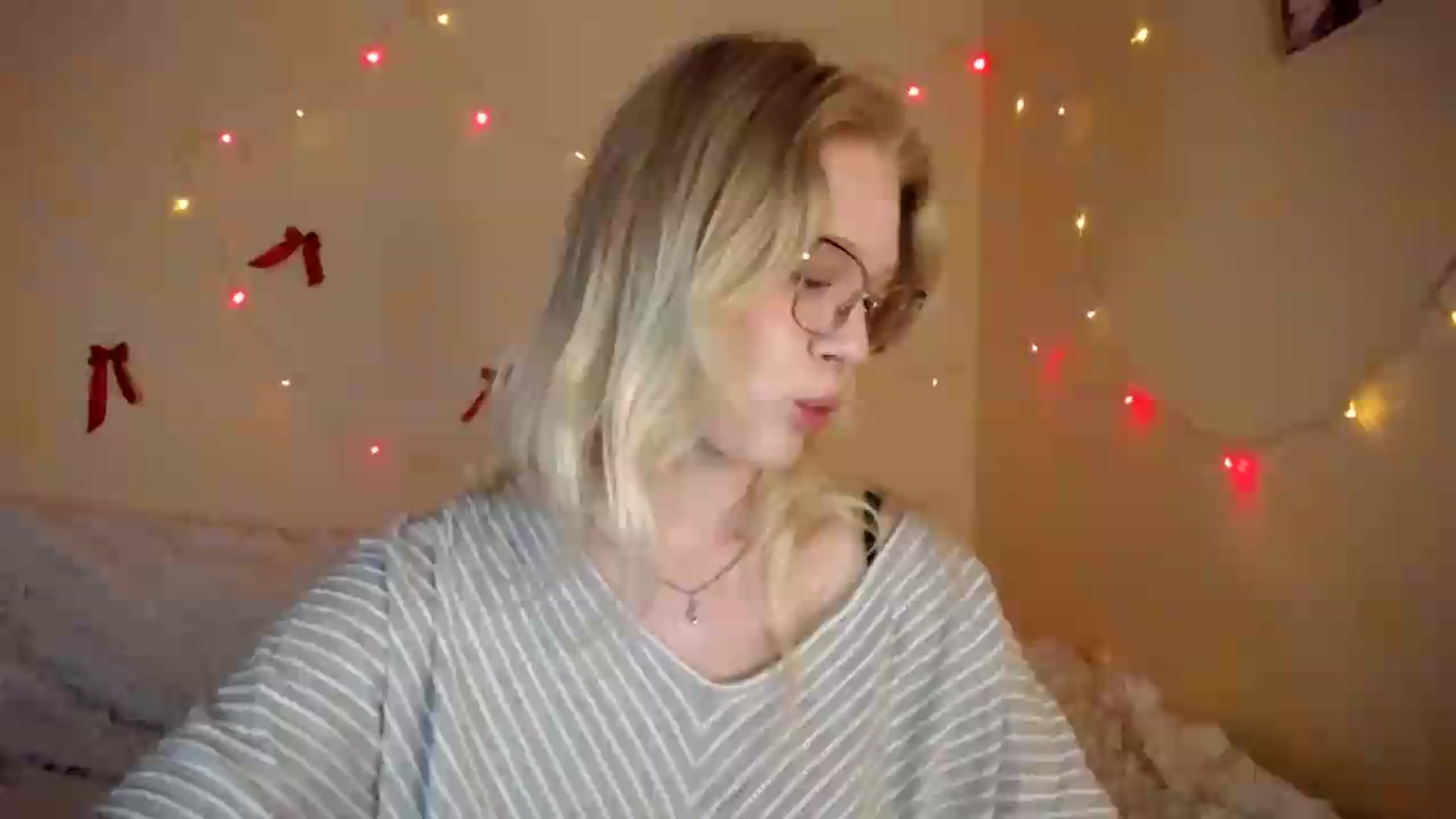 Gallery image thumbnail from Angel_baby's myfreecams stream on, 08/12/2026, 15:05 image 1 of 20