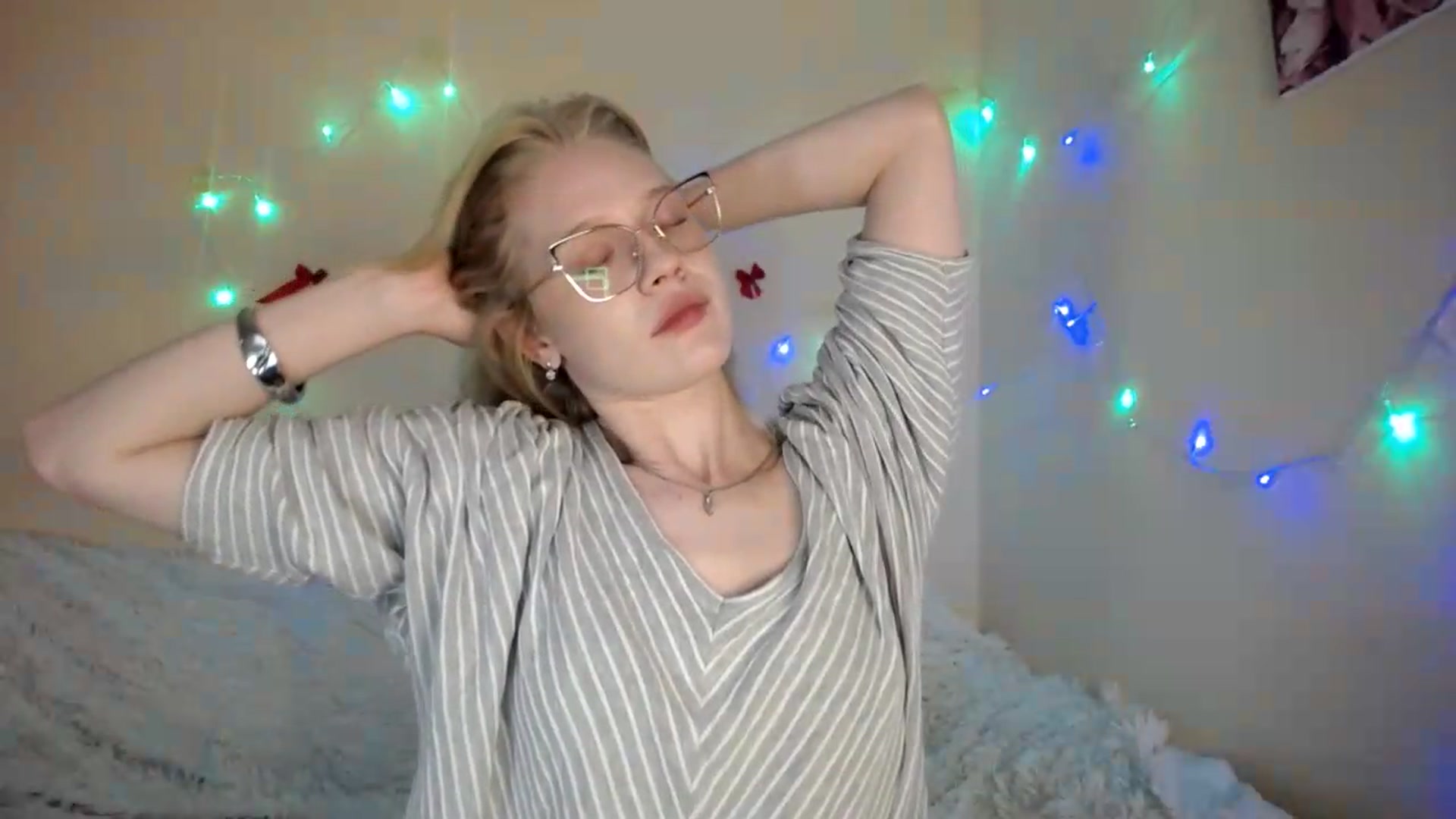 Gallery image thumbnail from Angel_baby's myfreecams stream on, 08/12/2026, 15:05 image 6 of 20