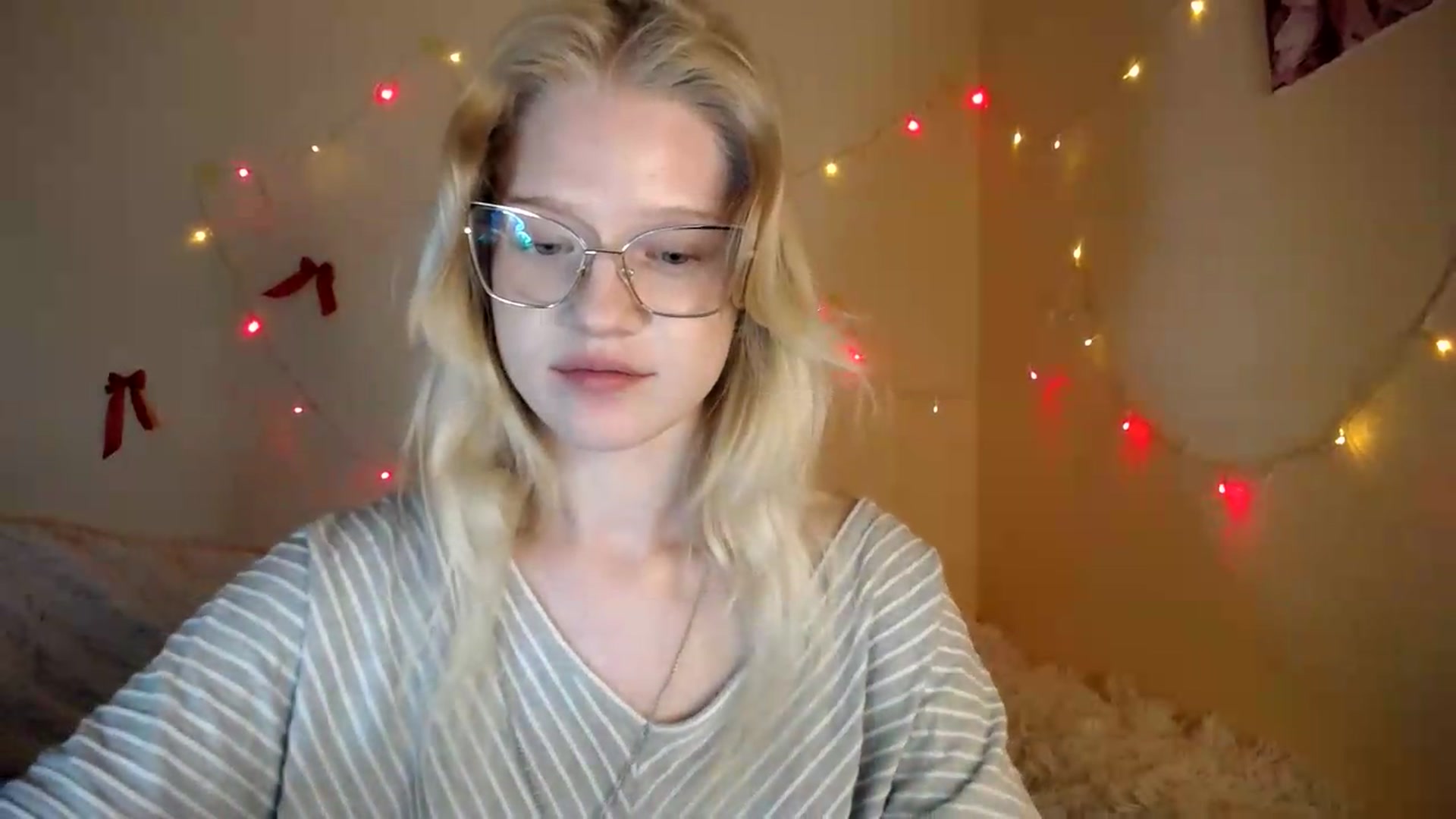 Gallery image thumbnail from Angel_baby's myfreecams stream on, 08/12/2026, 17:50 image 16 of 20