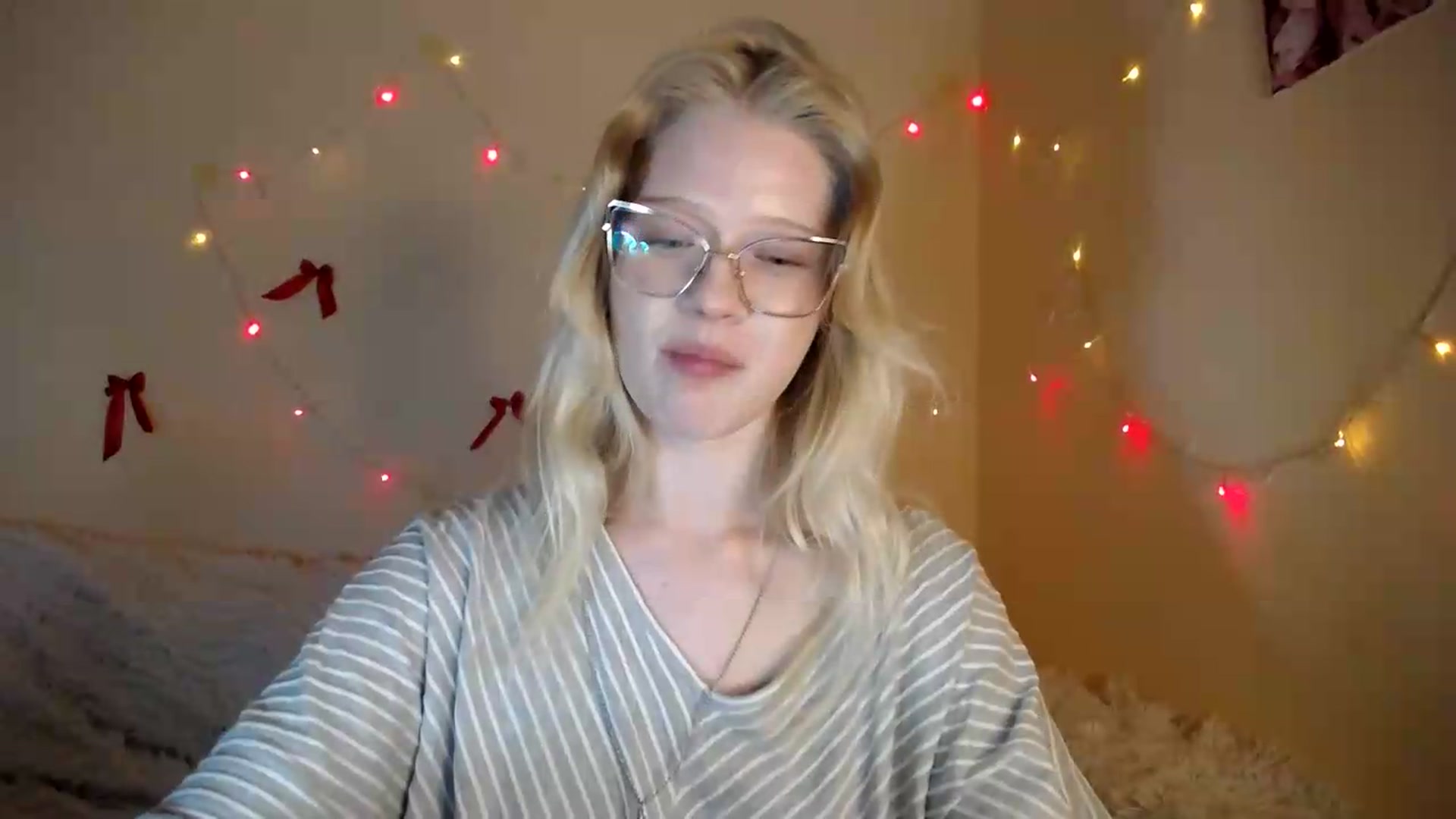 Gallery image thumbnail from Angel_baby's myfreecams stream on, 08/12/2026, 17:50 image 15 of 20