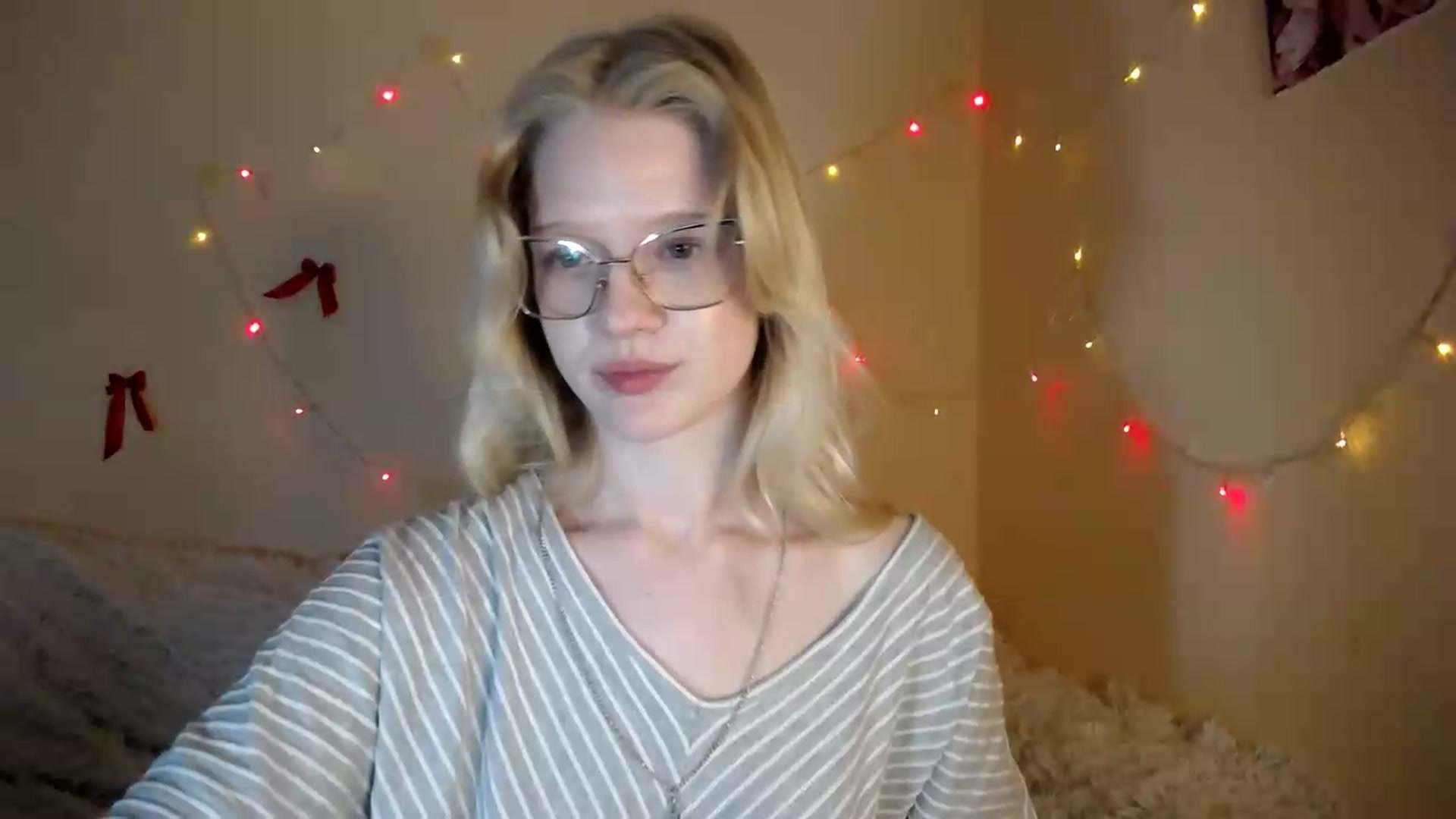 Gallery image thumbnail from Angel_baby's myfreecams stream on, 08/12/2026, 17:50 image 7 of 20