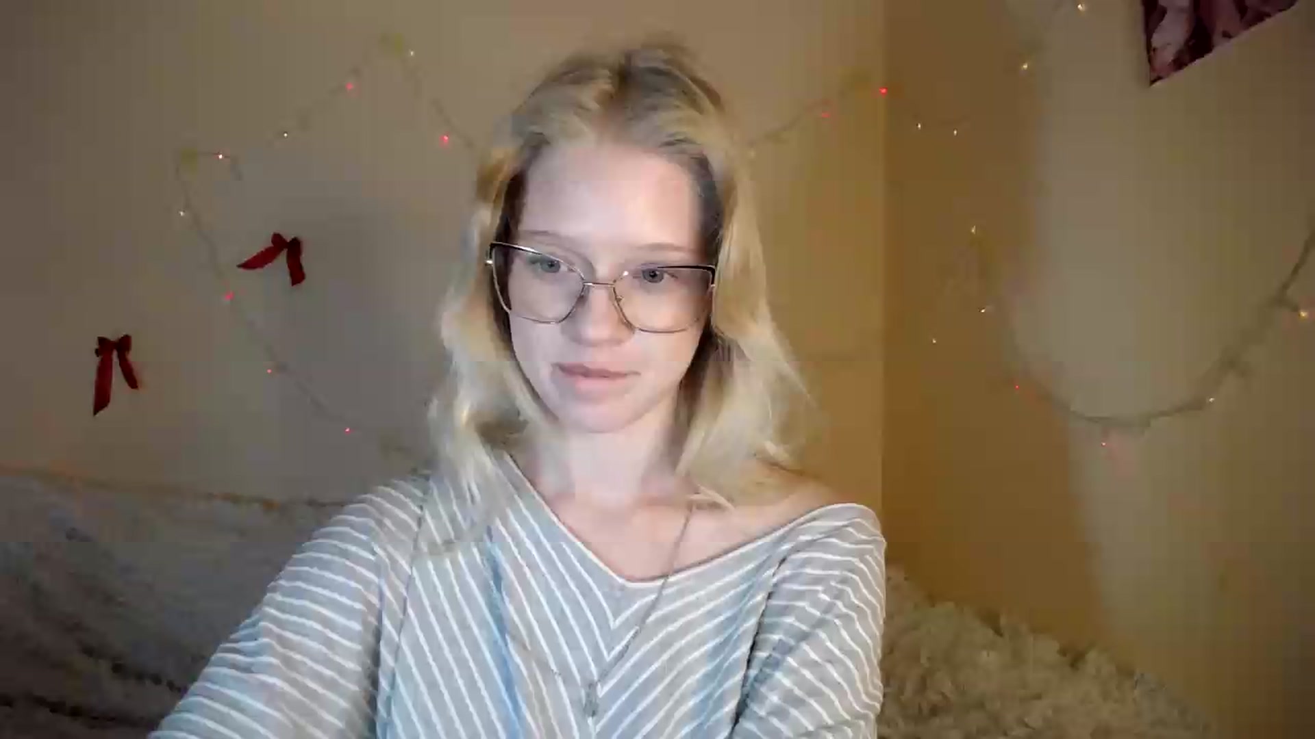 Gallery image thumbnail from Angel_baby's myfreecams stream on, 08/12/2026, 17:50 image 4 of 20