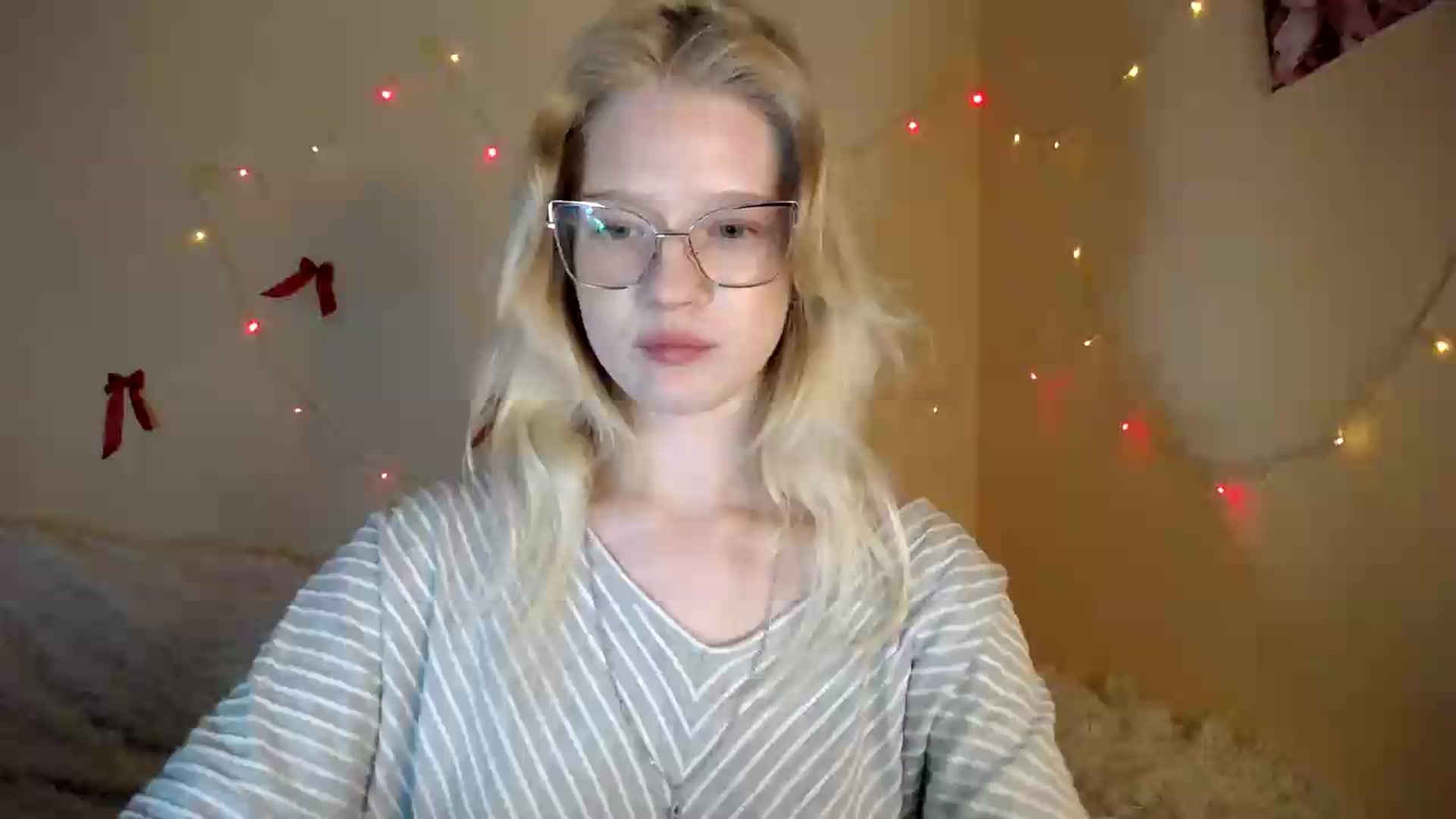 Gallery image thumbnail from Angel_baby's myfreecams stream on, 08/12/2026, 17:50 image 19 of 20
