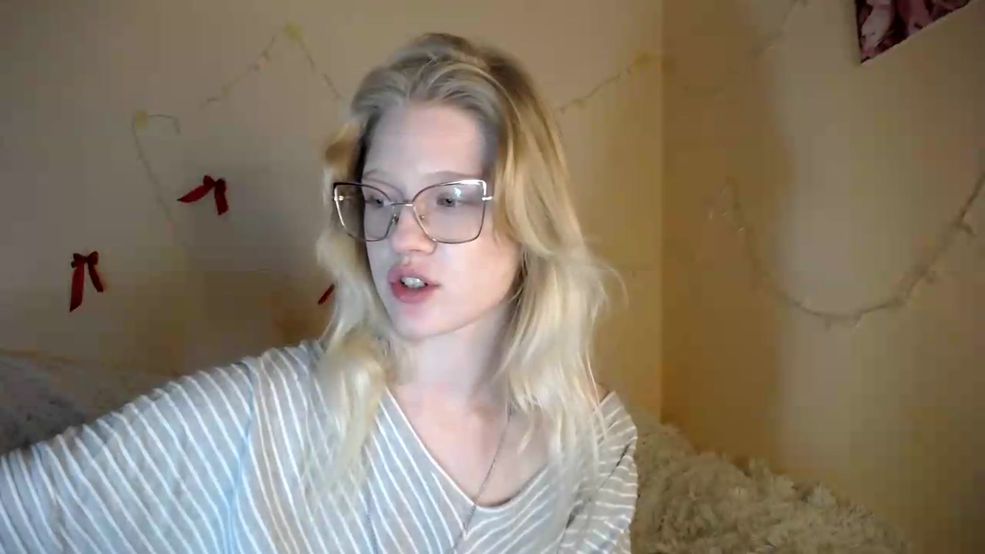 Gallery image thumbnail from Angel_baby's myfreecams stream on, 08/12/2026, 17:50 image 17 of 20