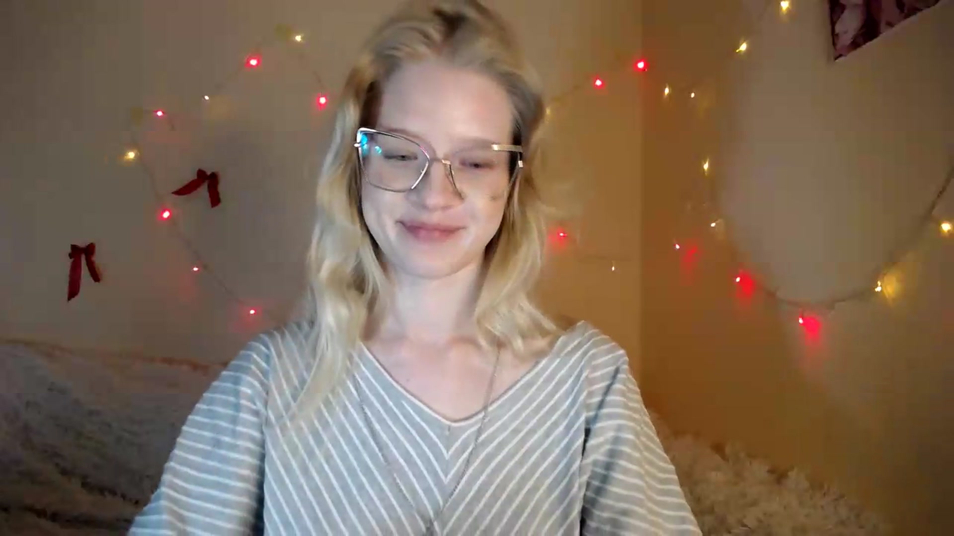 Gallery image thumbnail from Angel_baby's myfreecams stream on, 08/12/2026, 17:50 image 10 of 20