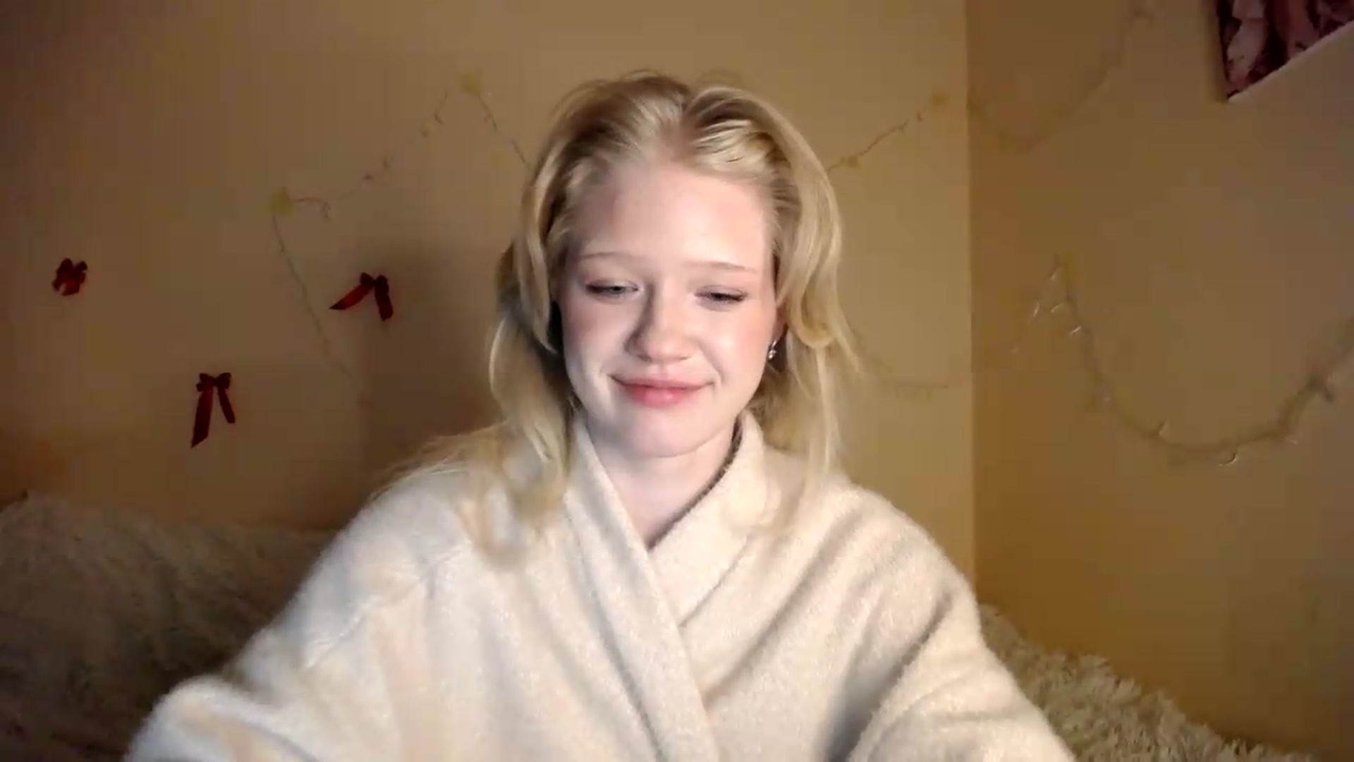 Gallery image thumbnail from Angel_baby's myfreecams stream on, 08/14/2026, 21:37 image 19 of 20