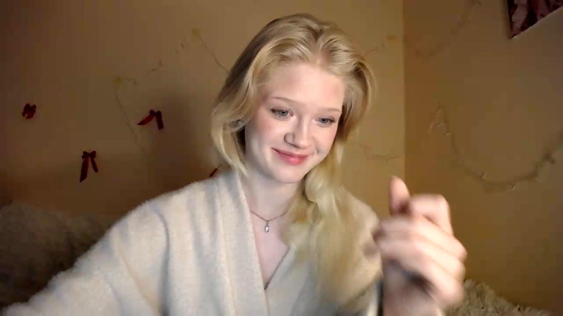 Gallery image thumbnail from Angel_baby's myfreecams stream on, 08/14/2026, 21:37 image 3 of 20