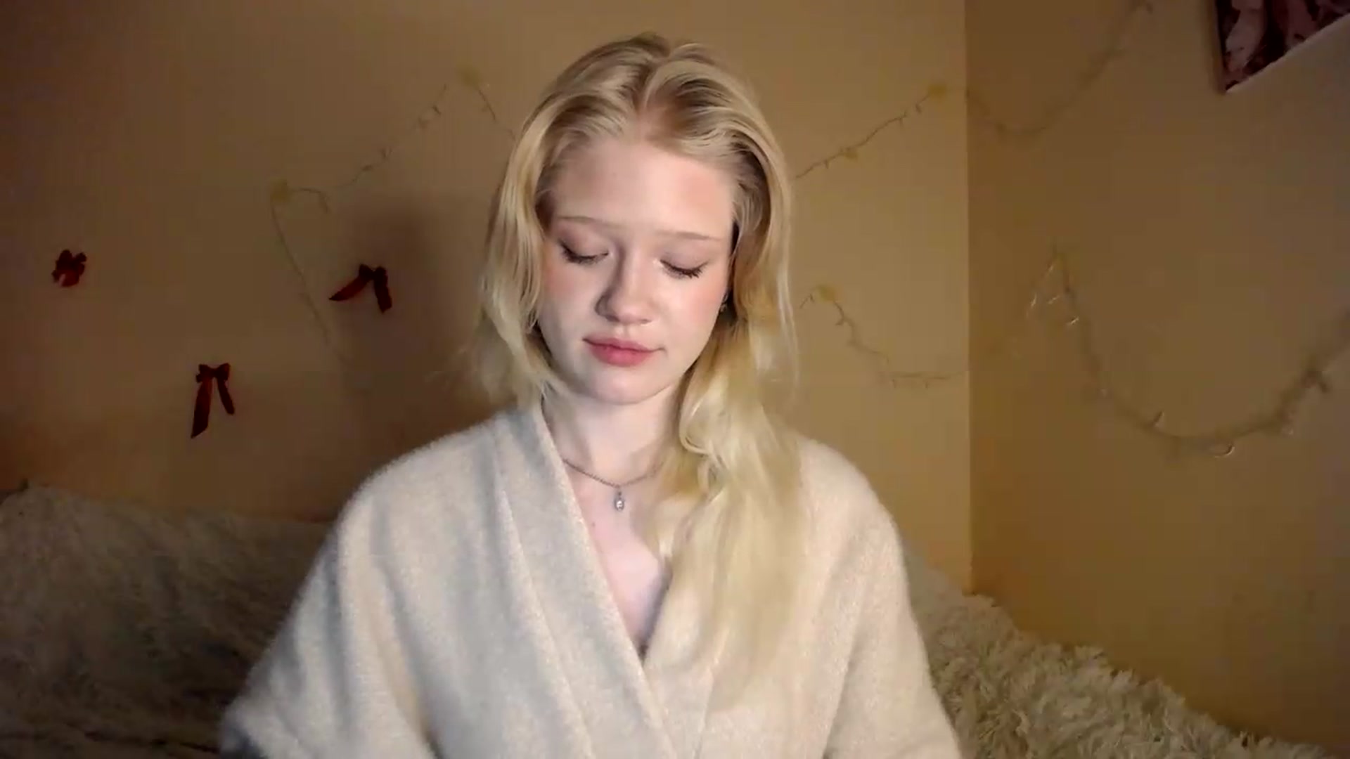 Gallery image thumbnail from Angel_baby's myfreecams stream on, 08/14/2026, 21:37 image 4 of 20