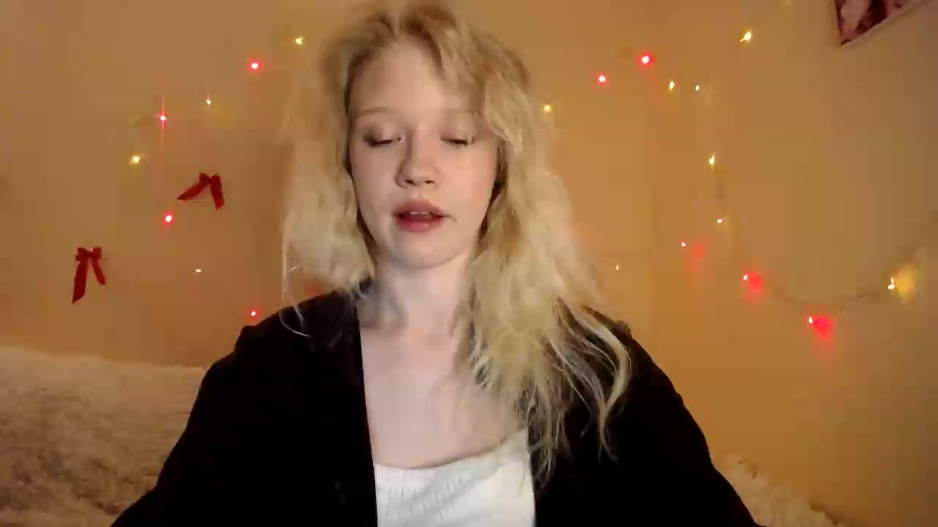Gallery image thumbnail from Angel_baby's myfreecams stream on, 08/15/2026, 18:26 image 10 of 20