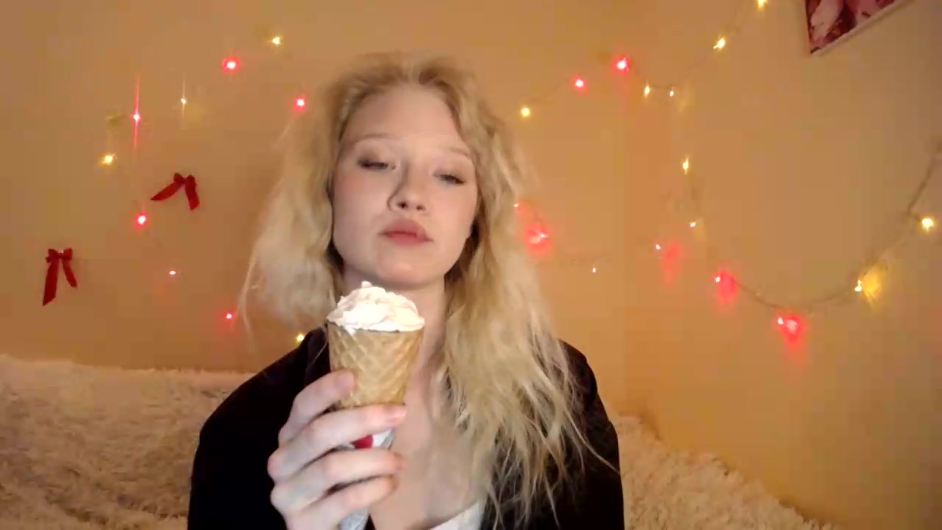 Gallery image thumbnail from Angel_baby's myfreecams stream on, 08/15/2026, 18:26 image 5 of 20