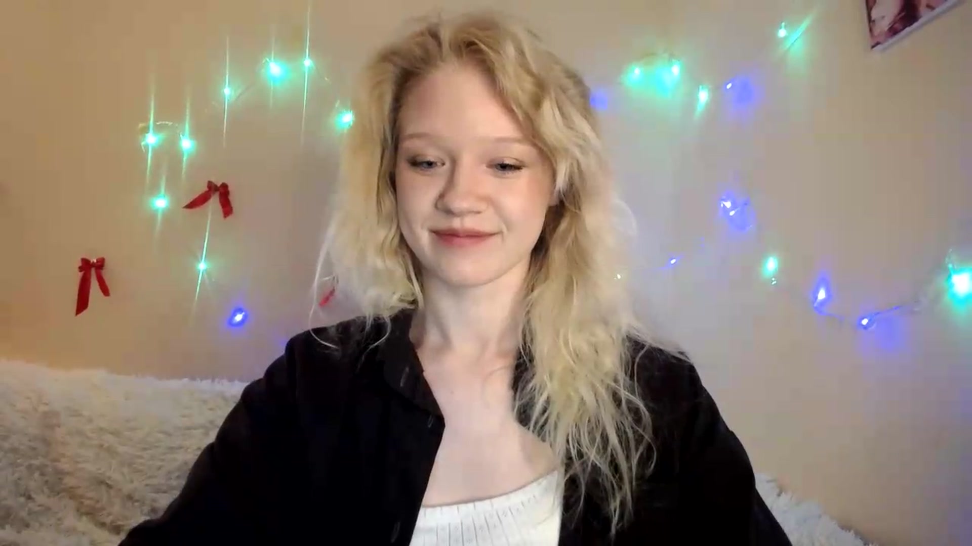 Gallery image thumbnail from Angel_baby's myfreecams stream on, 08/15/2026, 18:26 image 17 of 20