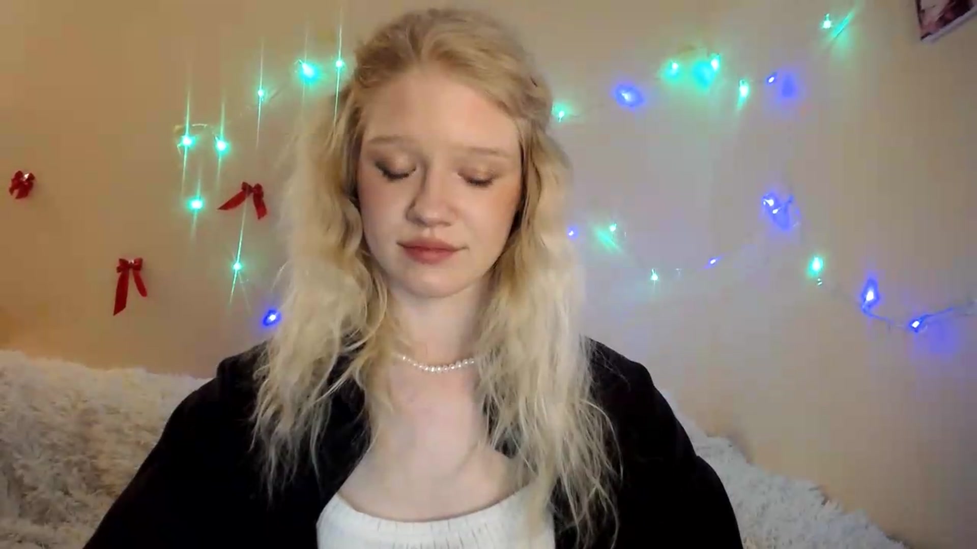 Gallery image thumbnail from Angel_baby's myfreecams stream on, 08/15/2026, 19:09 image 18 of 20