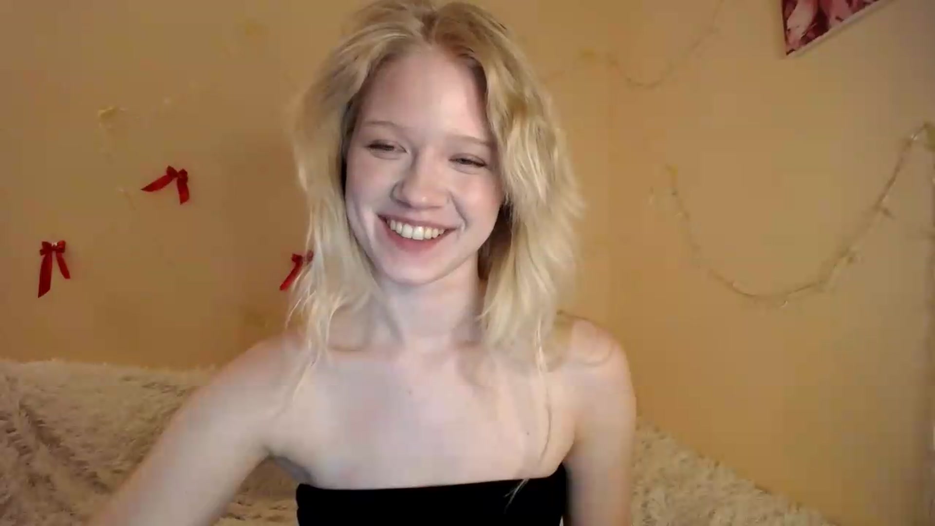 Gallery image thumbnail from Angel_baby's myfreecams stream on, 08/16/2026, 20:18 image 6 of 20