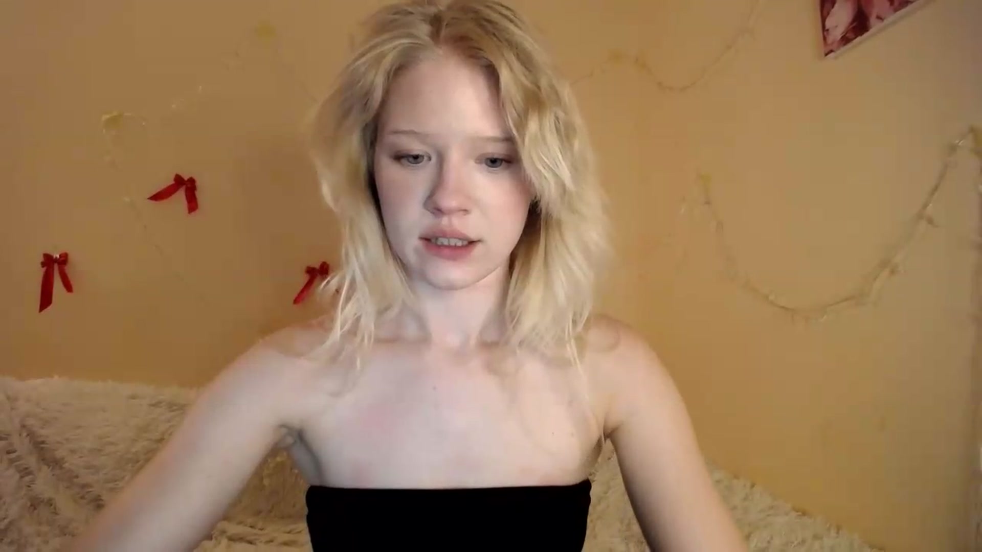 Gallery image thumbnail from Angel_baby's myfreecams stream on, 08/16/2026, 20:18 image 4 of 20