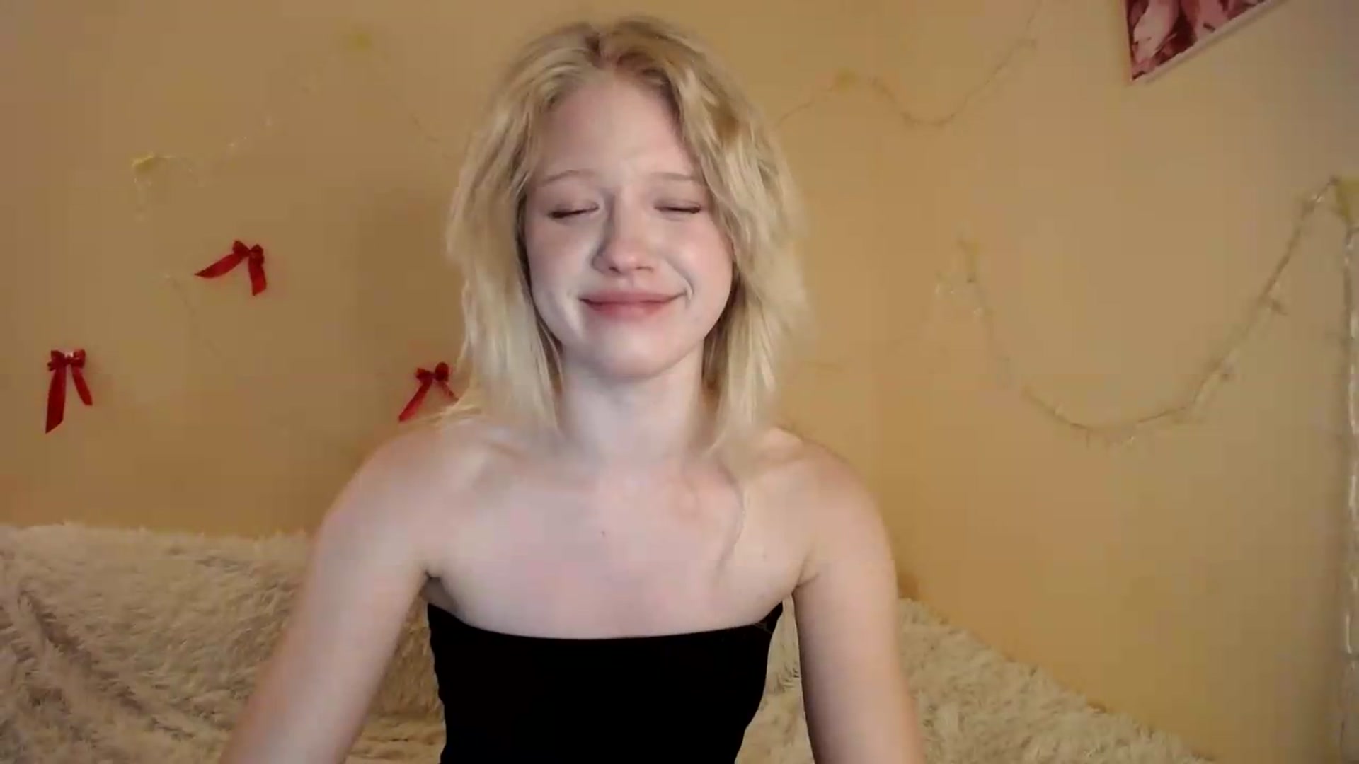 Gallery image thumbnail from Angel_baby's myfreecams stream on, 08/16/2026, 21:03 image 9 of 20