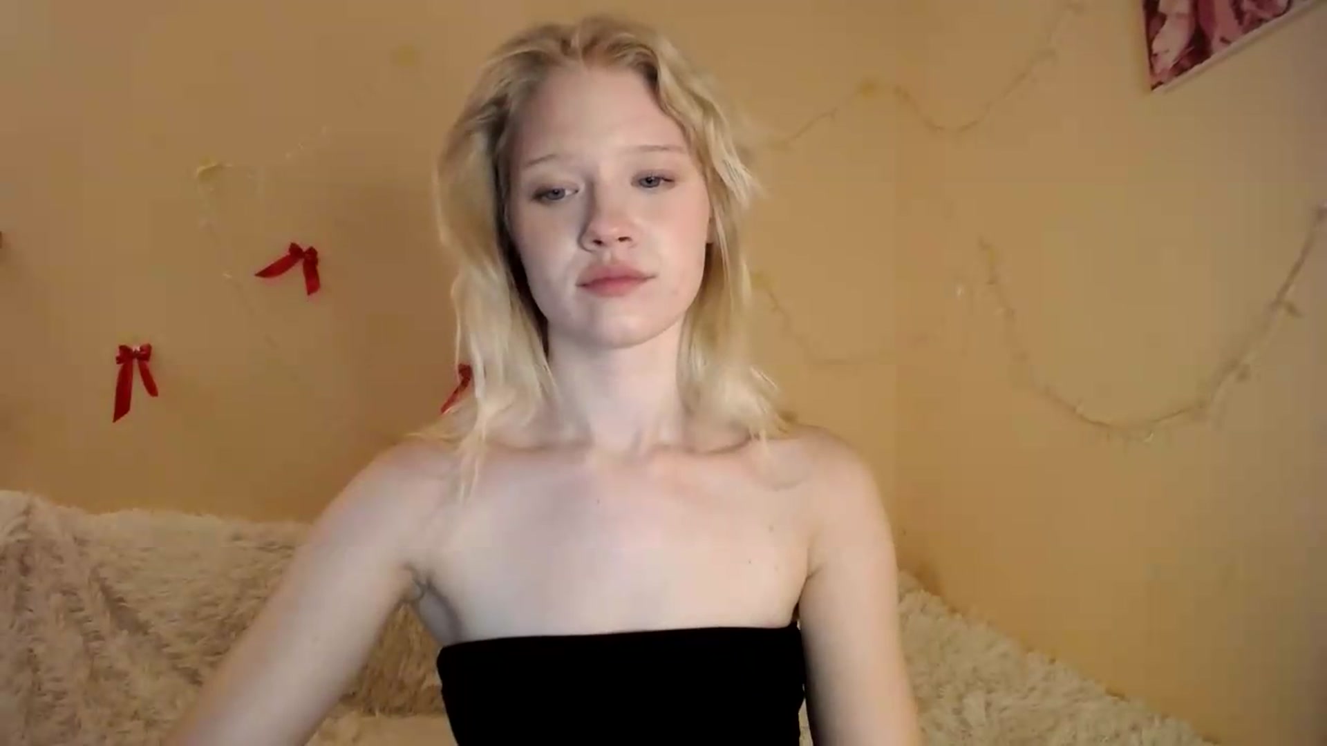 Gallery image thumbnail from Angel_baby's myfreecams stream on, 08/16/2026, 22:12 image 16 of 20