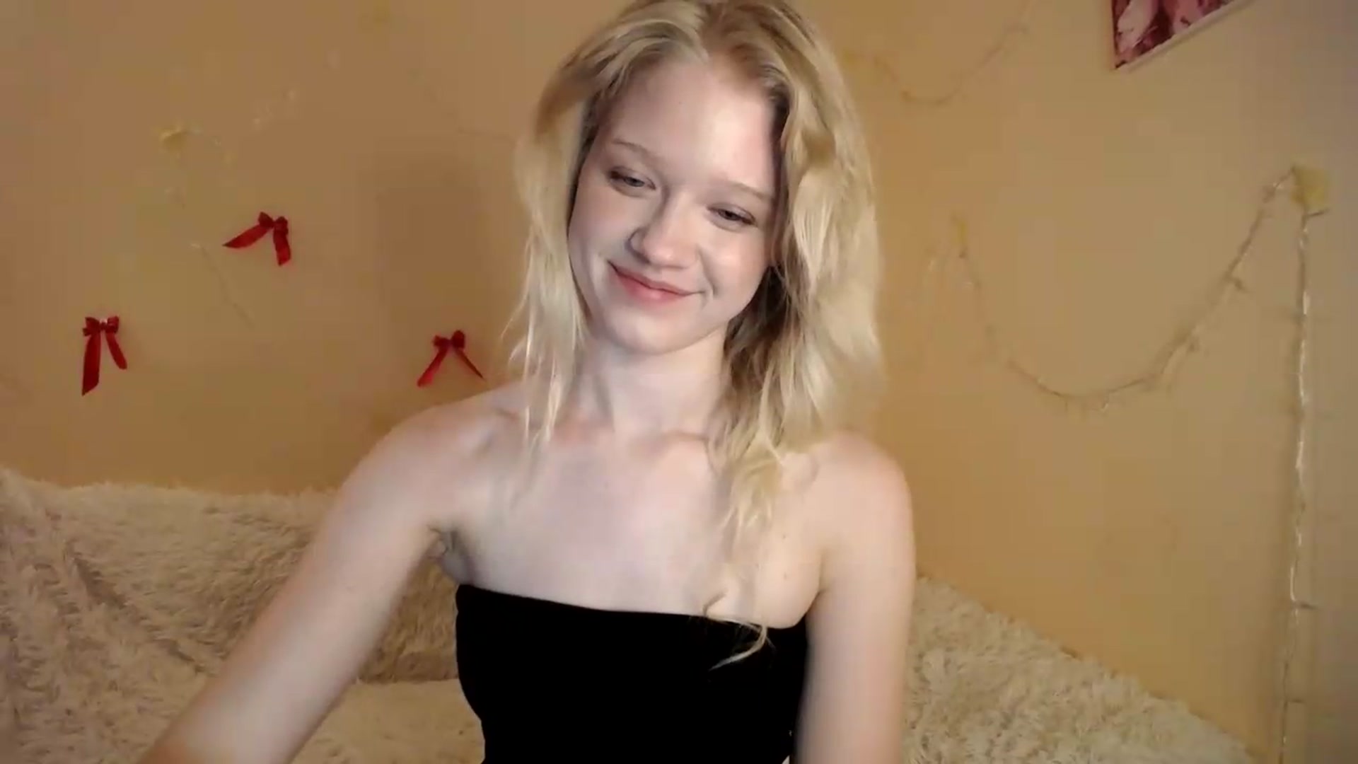 Gallery image thumbnail from Angel_baby's myfreecams stream on, 08/16/2026, 22:34 image 4 of 20