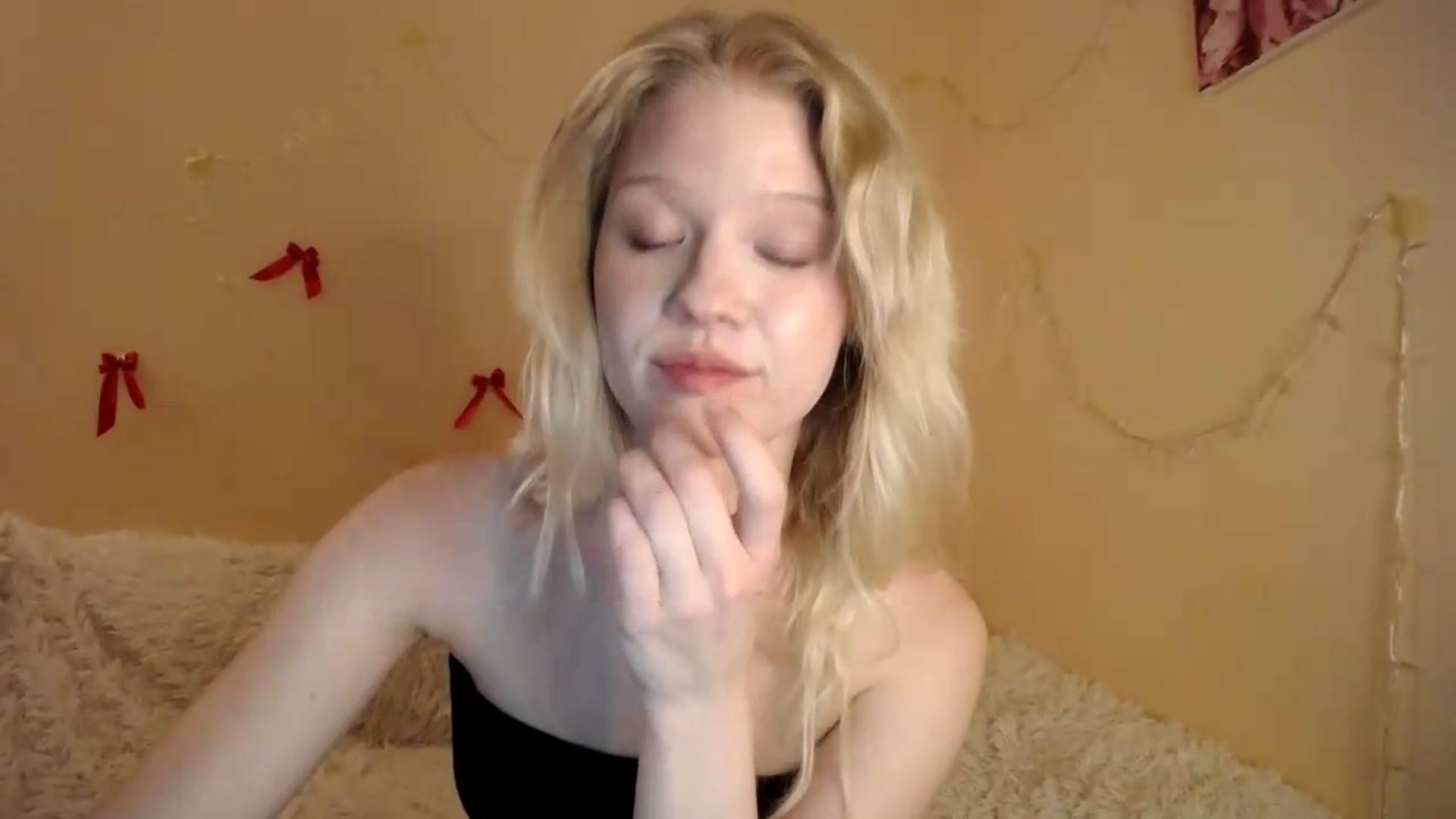 Gallery image thumbnail from Angel_baby's myfreecams stream on, 08/16/2026, 22:34 image 7 of 20