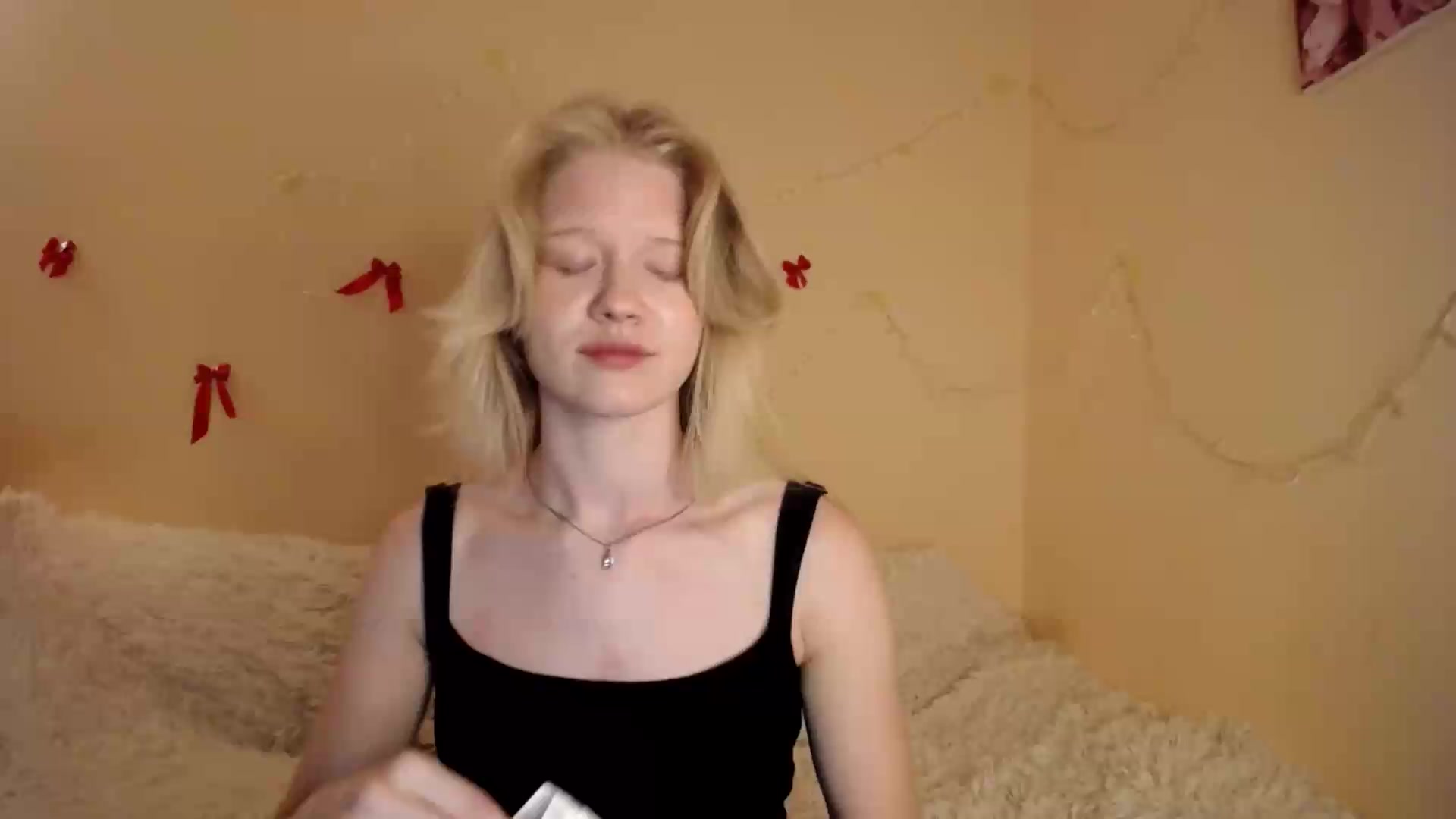 Gallery image thumbnail from Angel_baby's myfreecams stream on, 08/20/2026, 19:56 image 12 of 20
