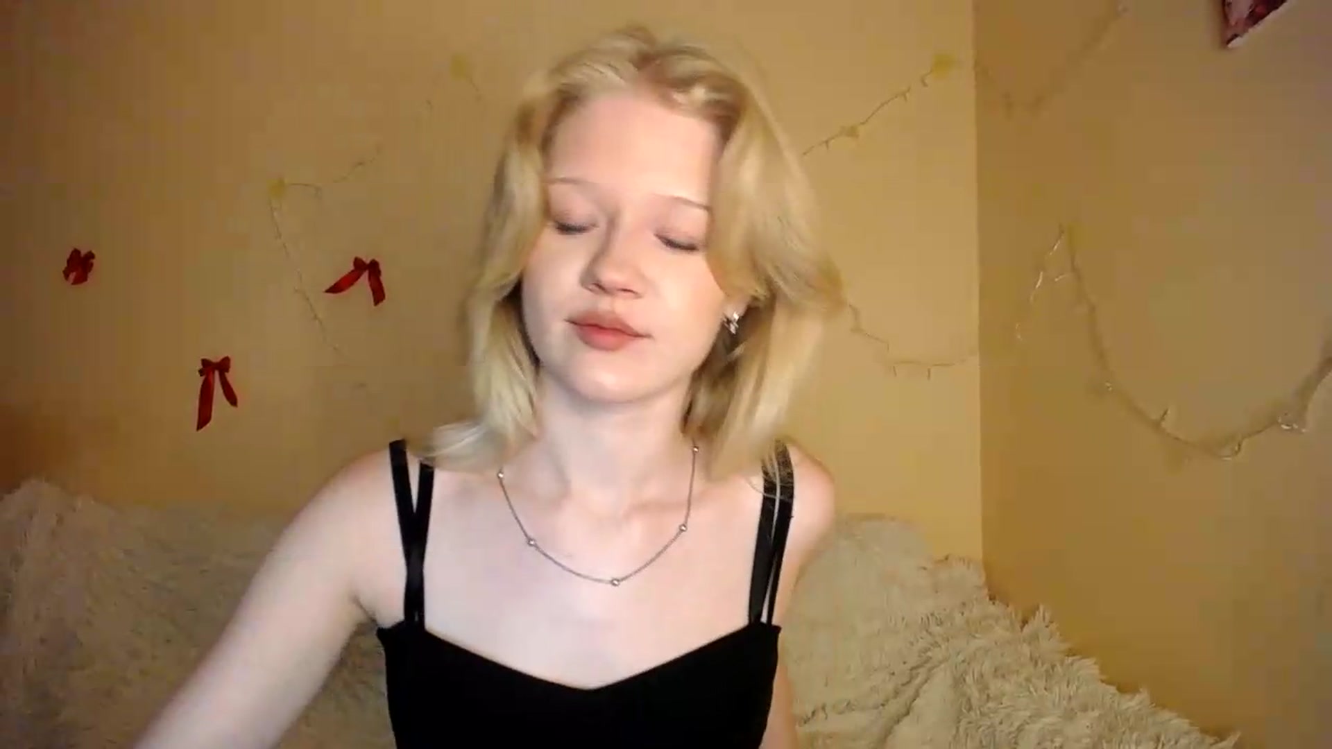 Gallery image thumbnail from Angel_baby's myfreecams stream on, 08/21/2026, 21:35 image 4 of 20