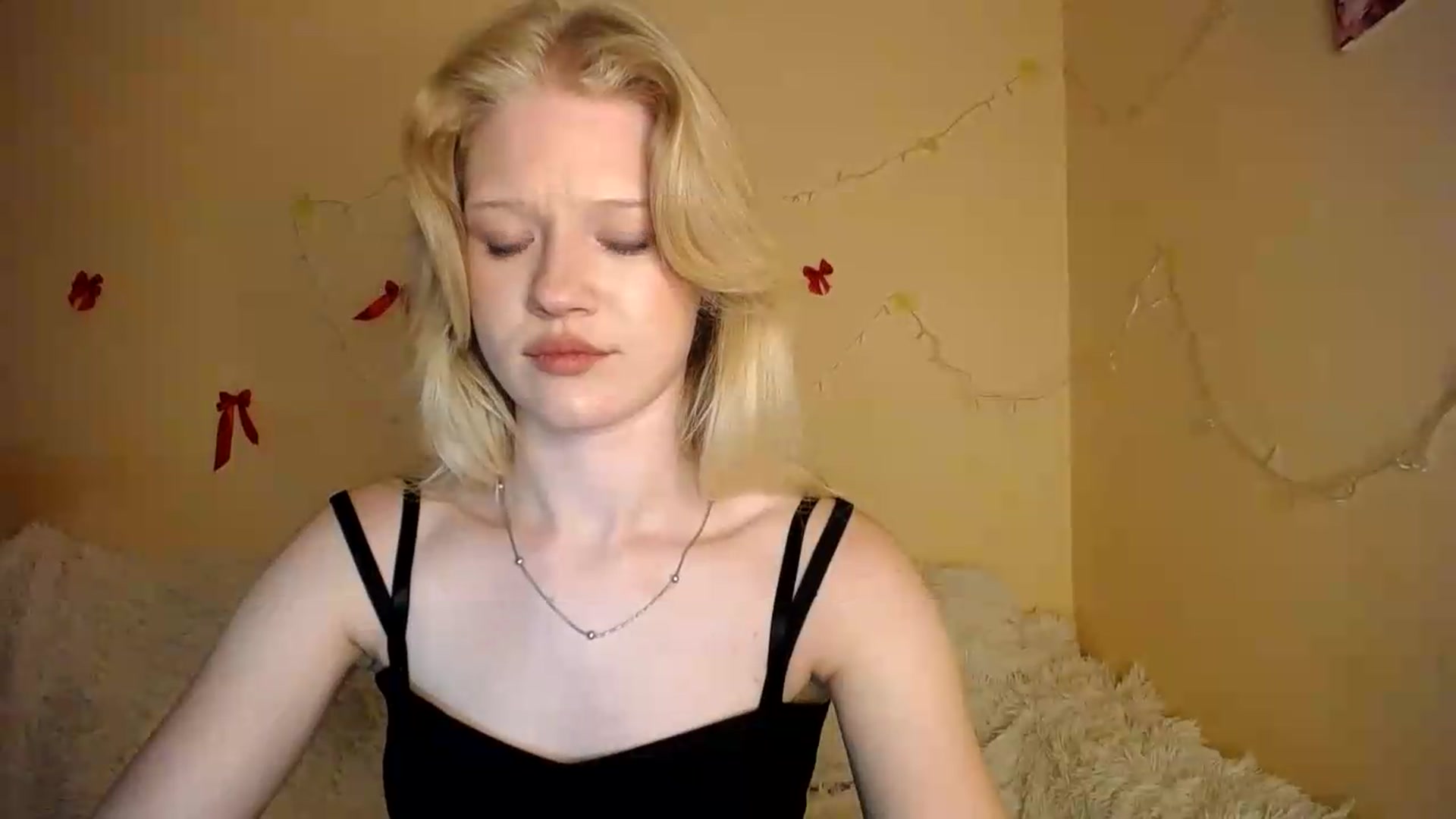 Gallery image thumbnail from Angel_baby's myfreecams stream on, 08/21/2026, 21:35 image 19 of 20