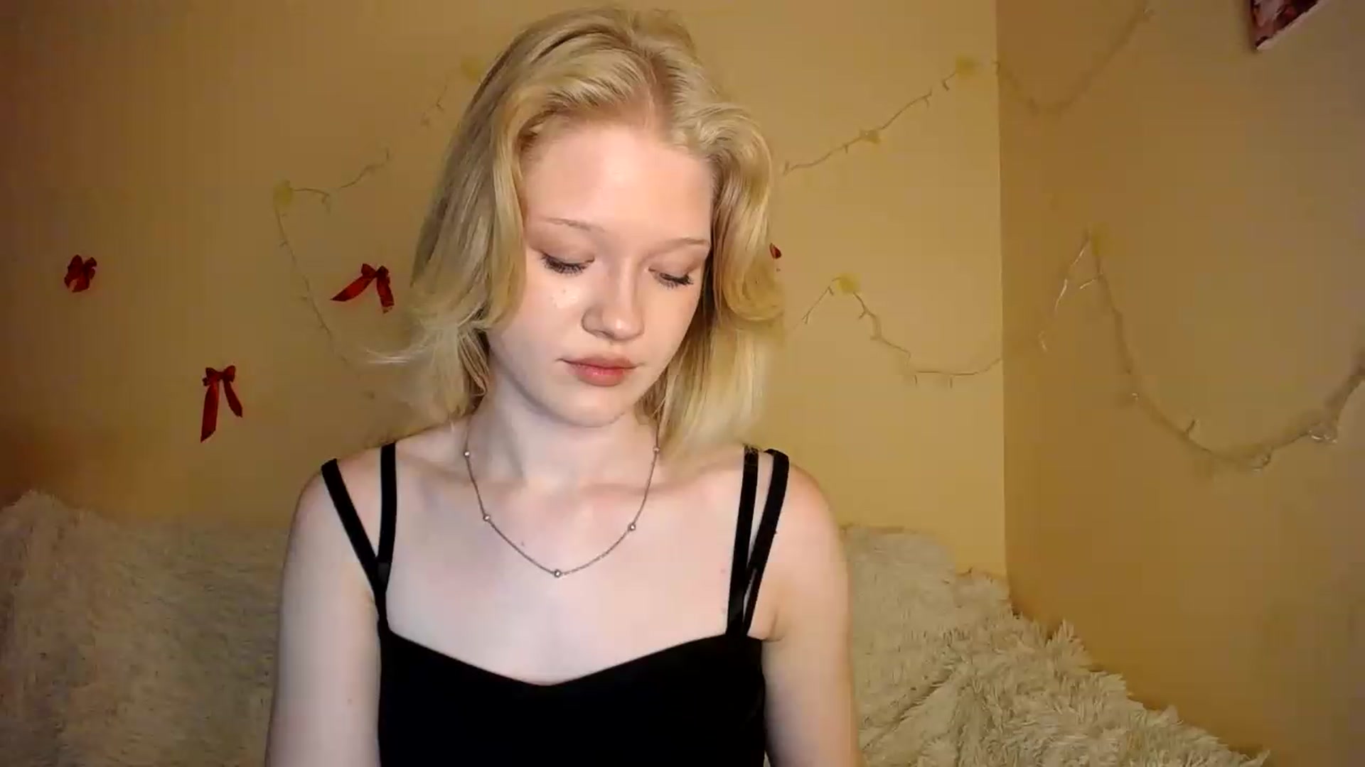 Gallery image thumbnail from Angel_baby's myfreecams stream on, 08/21/2026, 21:35 image 18 of 20