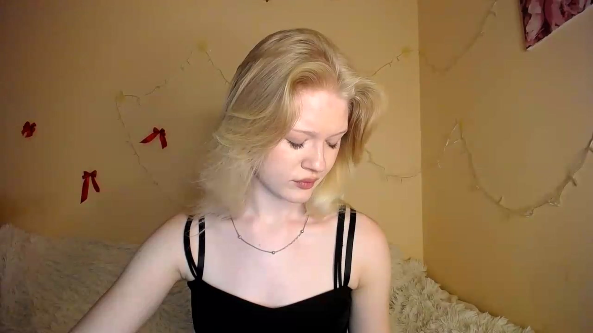 Gallery image thumbnail from Angel_baby's myfreecams stream on, 08/21/2026, 22:30 image 4 of 20