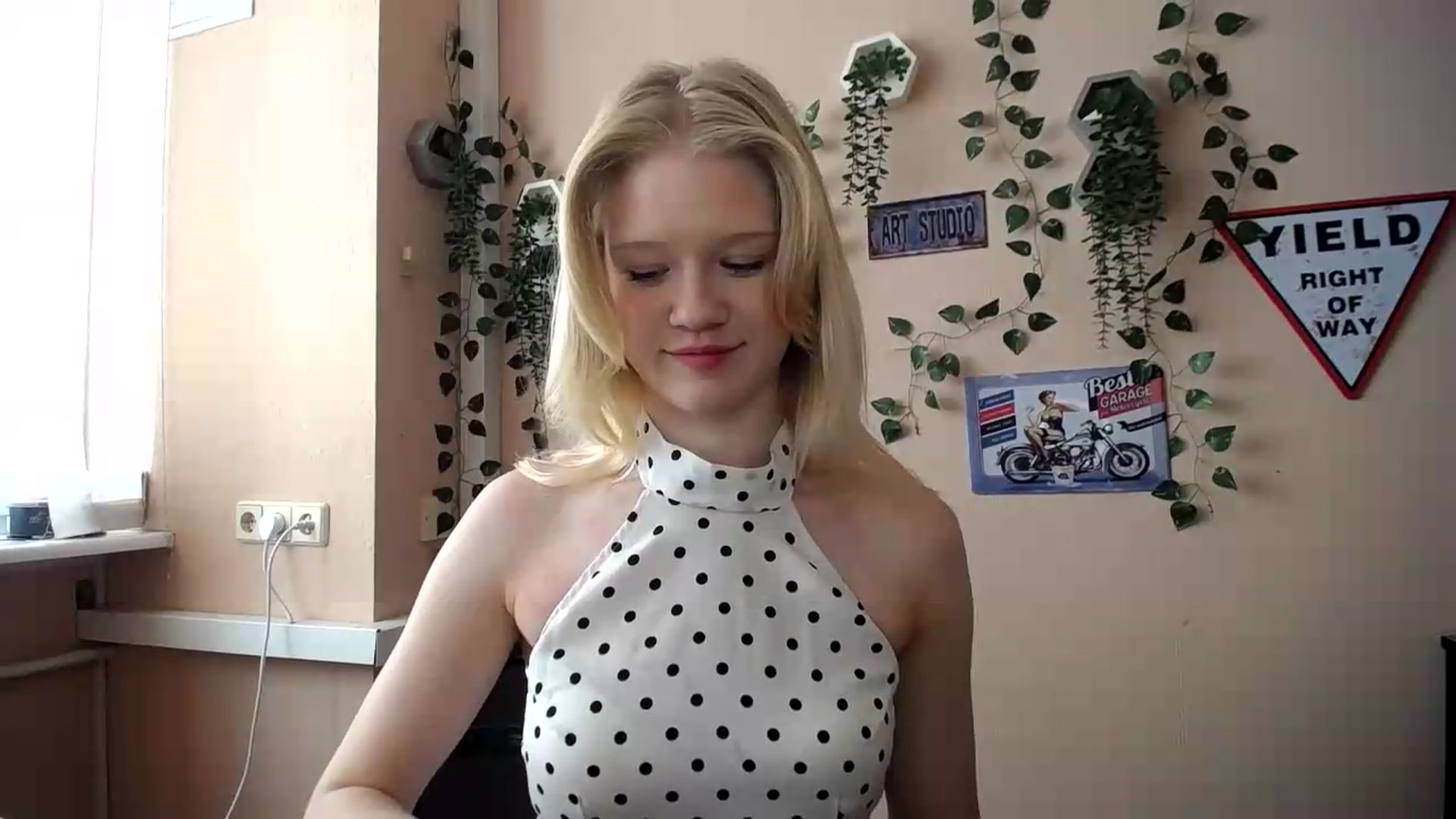 Gallery image thumbnail from Angel_baby's myfreecams stream on, 08/22/2026, 14:10 image 16 of 20