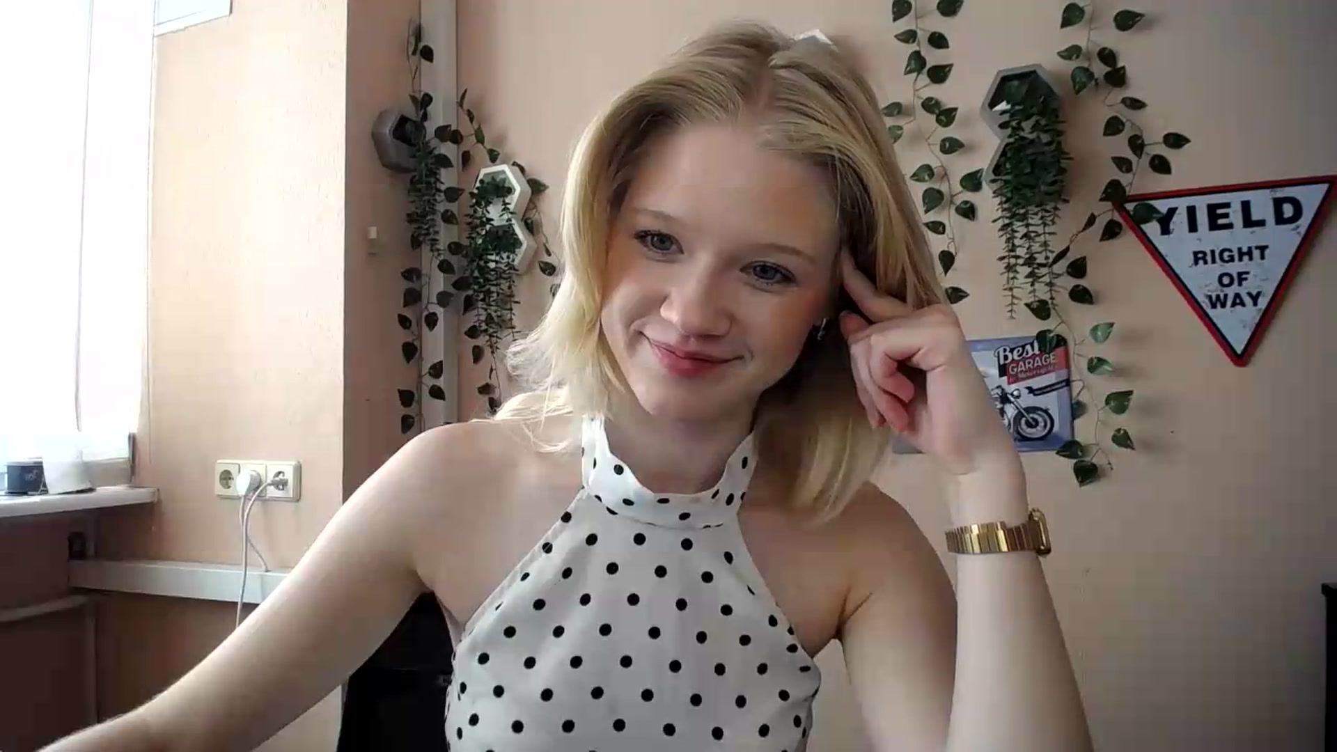 Gallery image thumbnail from Angel_baby's myfreecams stream on, 08/22/2026, 14:10 image 12 of 20