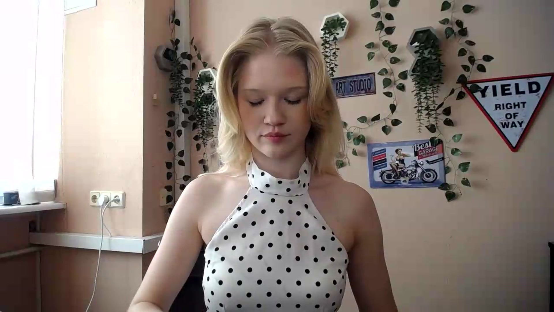 Gallery image thumbnail from Angel_baby's myfreecams stream on, 08/22/2026, 14:10 image 14 of 20