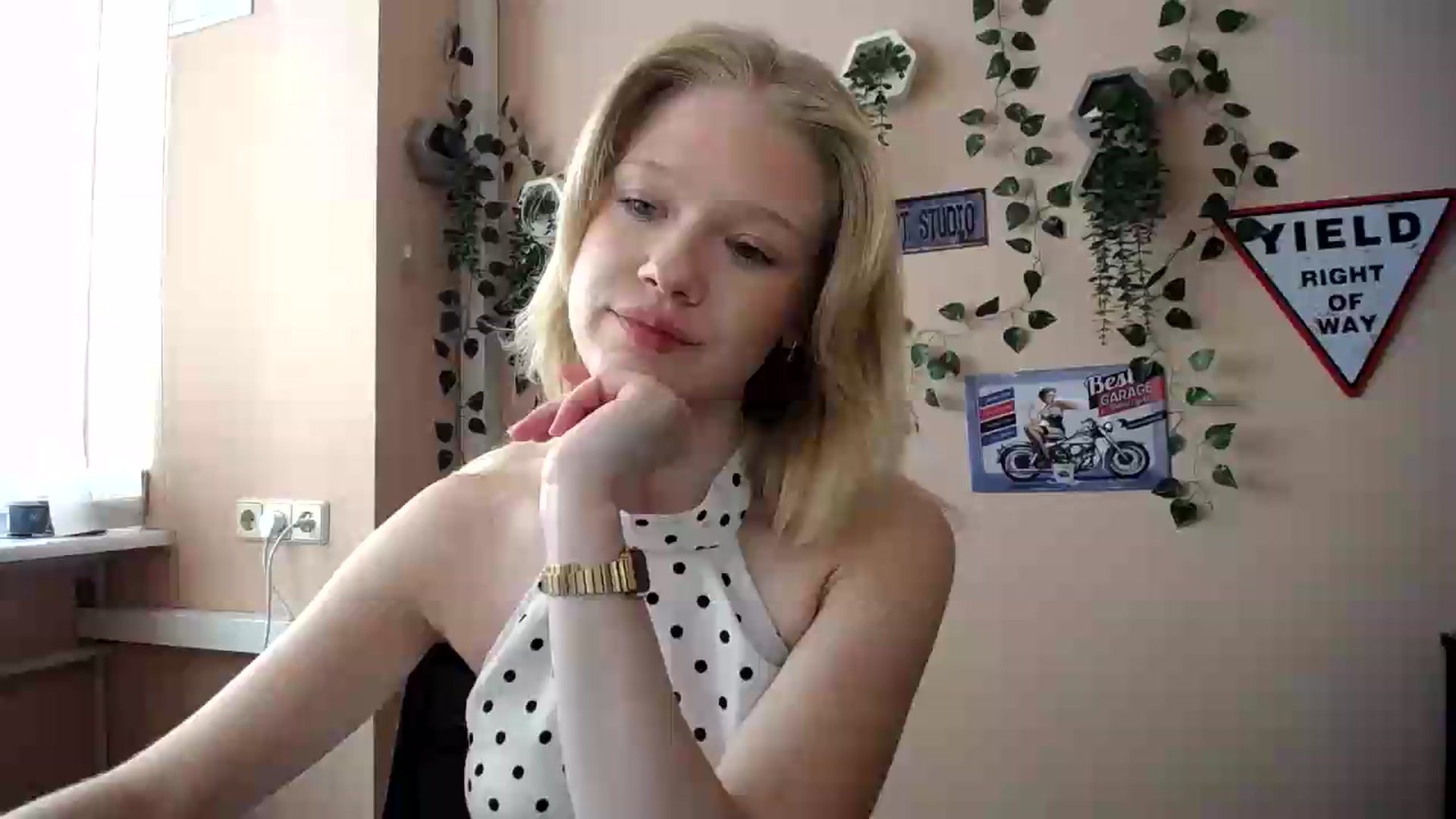 Gallery image thumbnail from Angel_baby's myfreecams stream on, 08/22/2026, 14:10 image 15 of 20