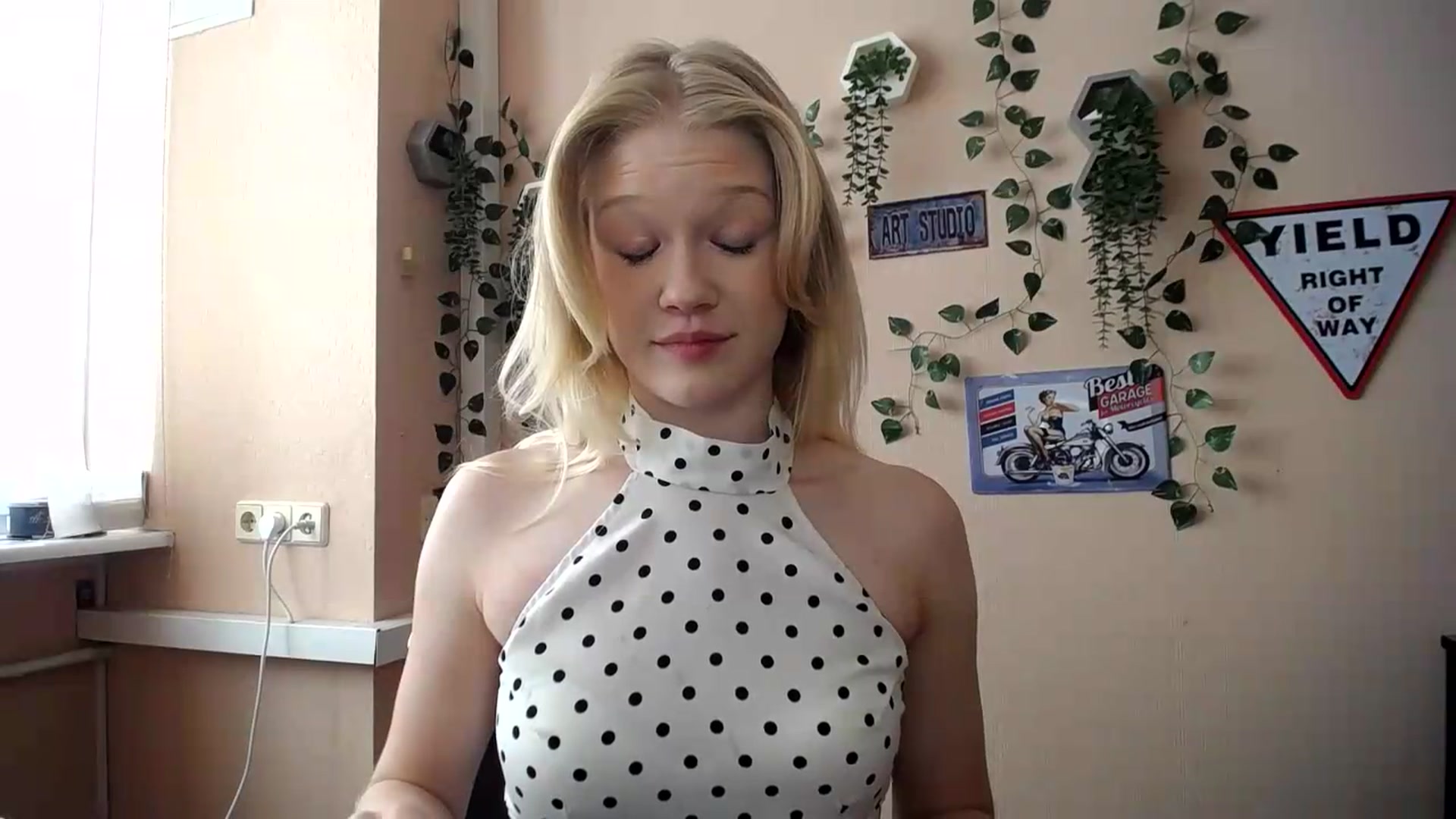 Gallery image thumbnail from Angel_baby's myfreecams stream on, 08/22/2026, 14:10 image 18 of 20