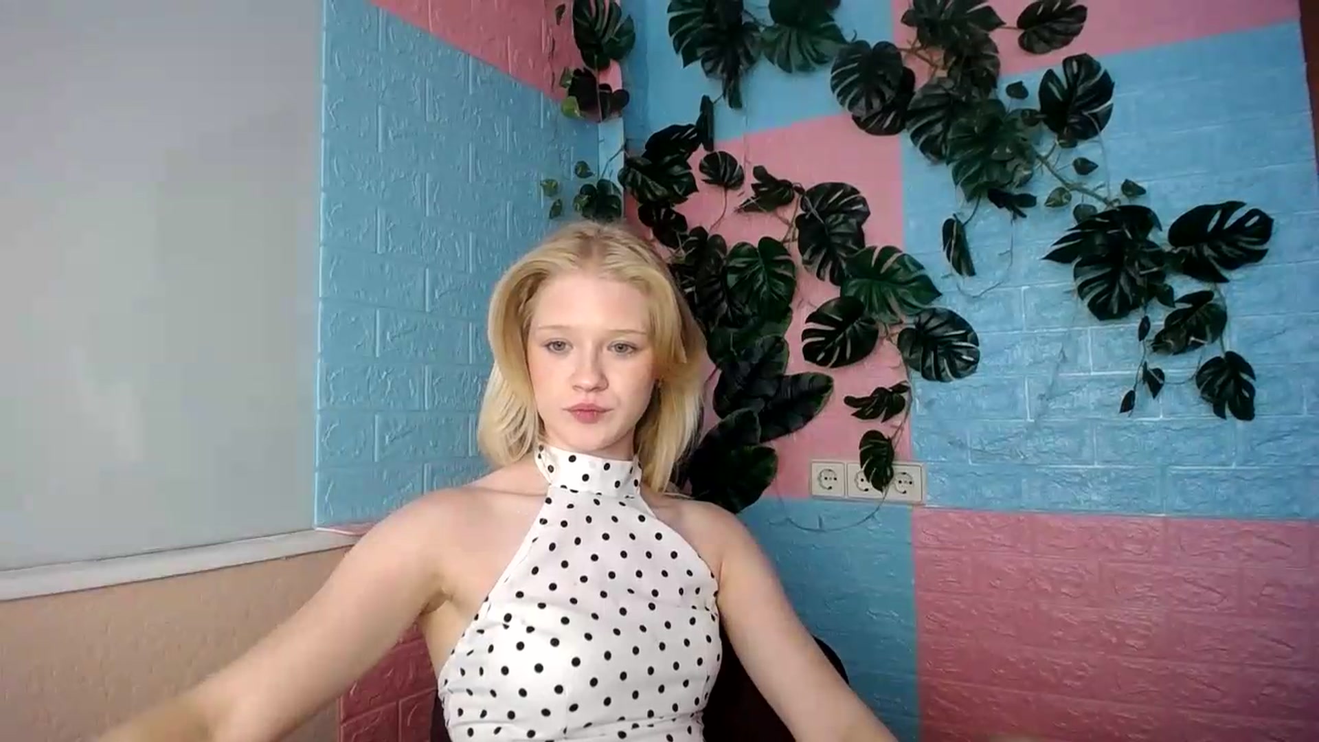 Gallery image thumbnail from Angel_baby's myfreecams stream on, 08/22/2026, 16:51 image 16 of 20