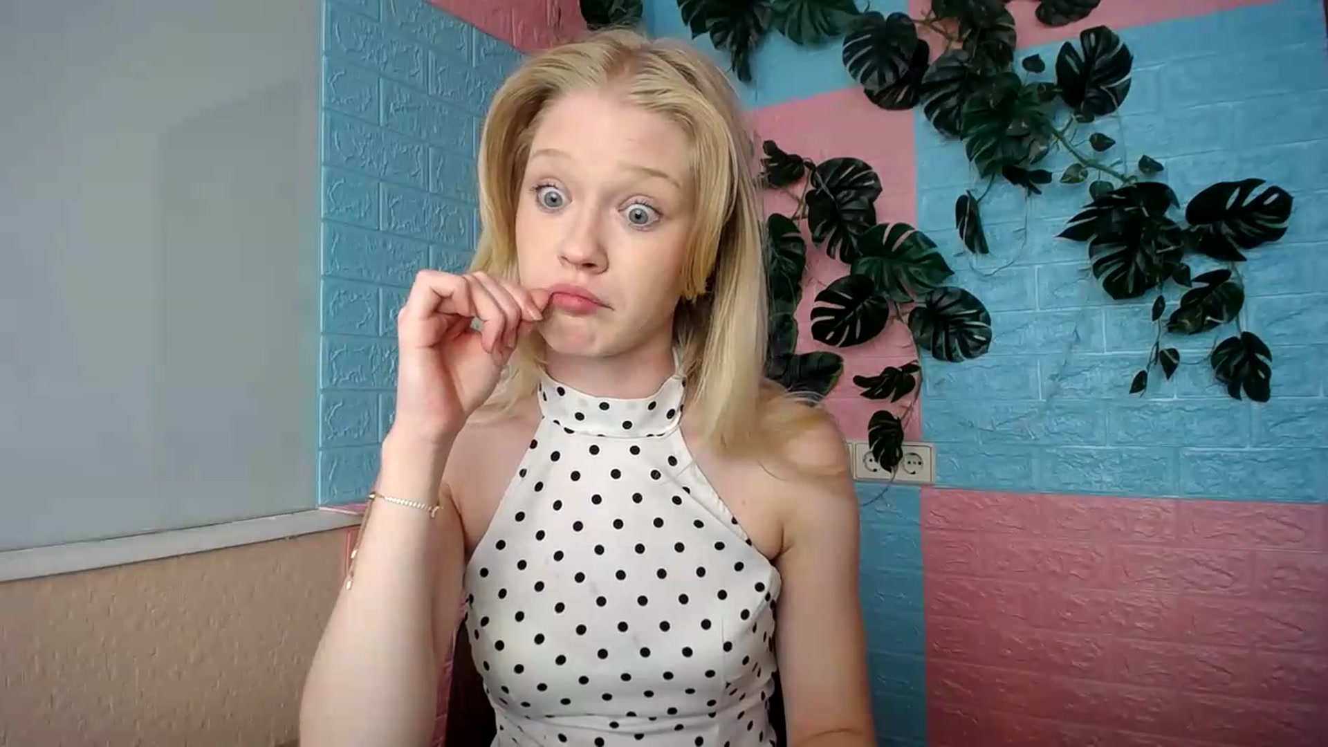 Gallery image thumbnail from Angel_baby's myfreecams stream on, 08/22/2026, 16:51 image 4 of 20