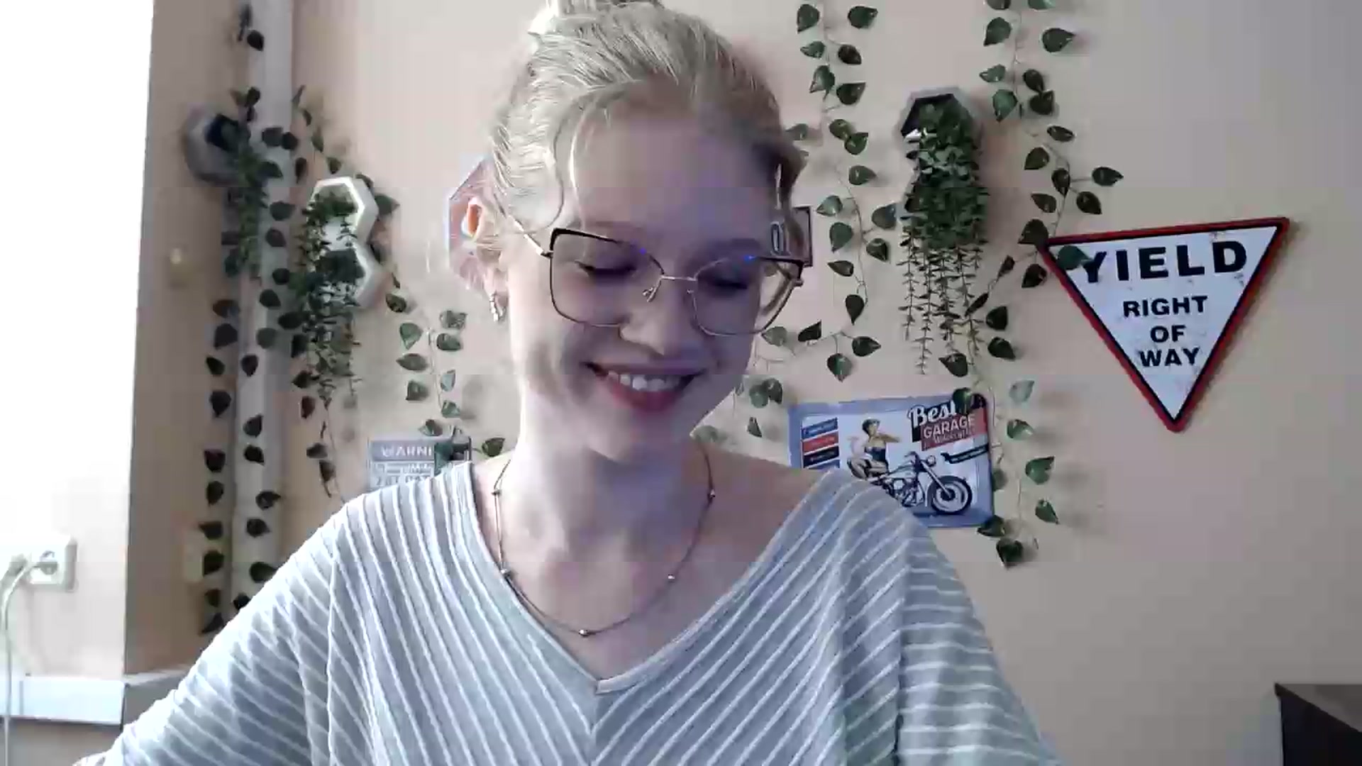Gallery image thumbnail from Angel_baby's myfreecams stream on, 09/06/2026, 15:38 image 1 of 20