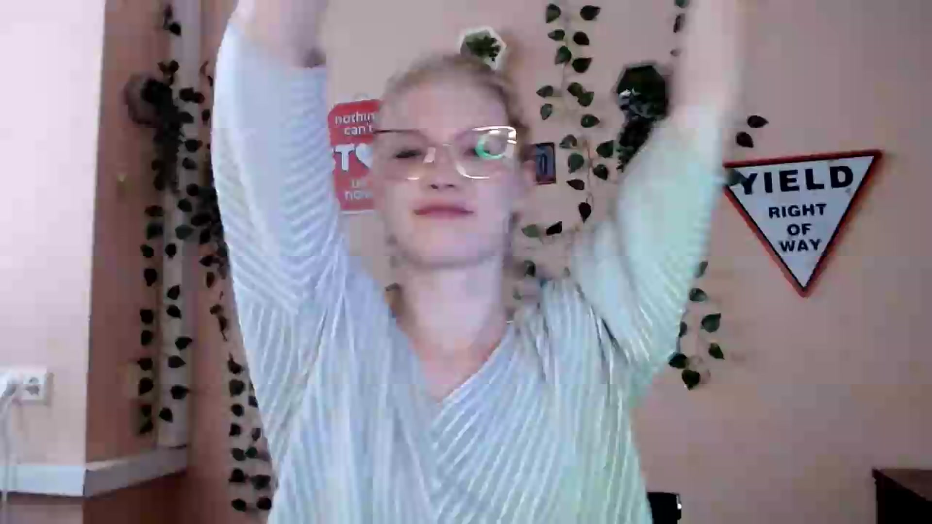 Gallery image thumbnail from Angel_baby's myfreecams stream on, 09/06/2026, 15:38 image 16 of 20