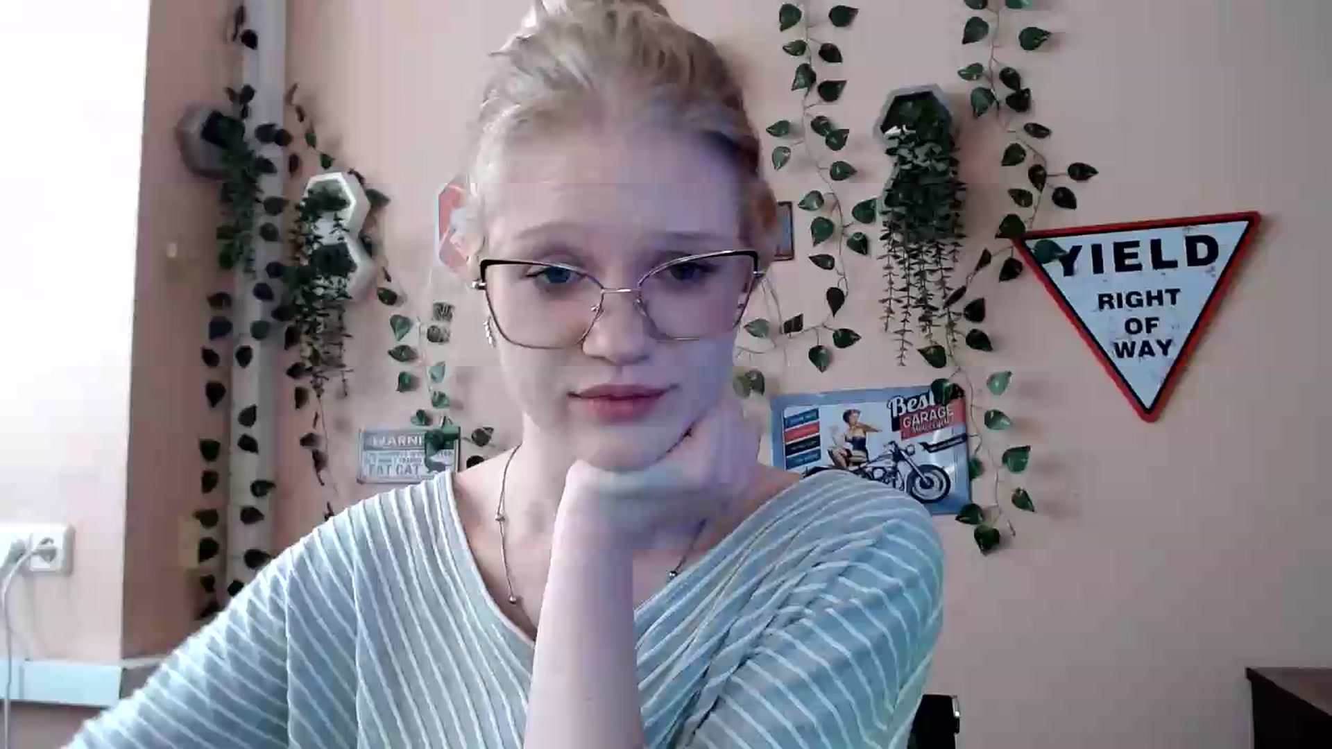 Gallery image thumbnail from Angel_baby's myfreecams stream on, 09/06/2026, 15:38 image 7 of 20