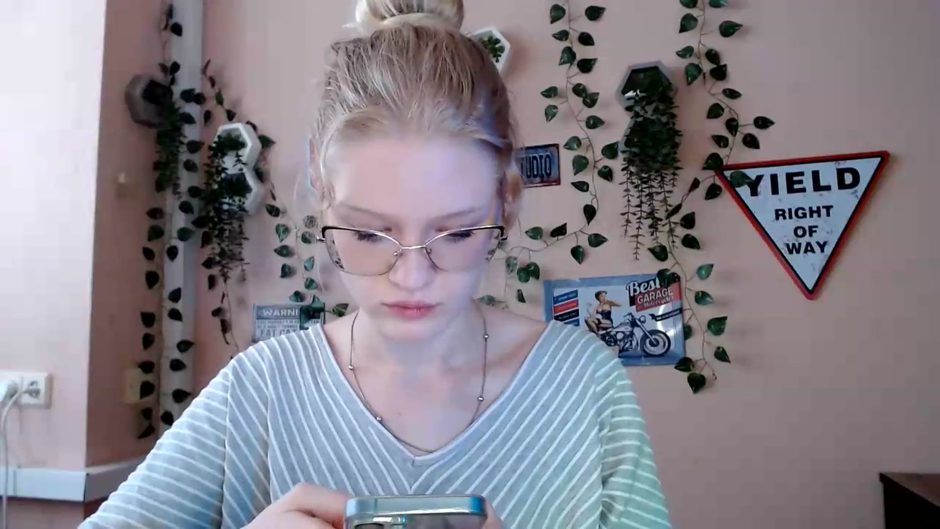 Gallery image thumbnail from Angel_baby's myfreecams stream on, 09/06/2026, 15:38 image 13 of 20