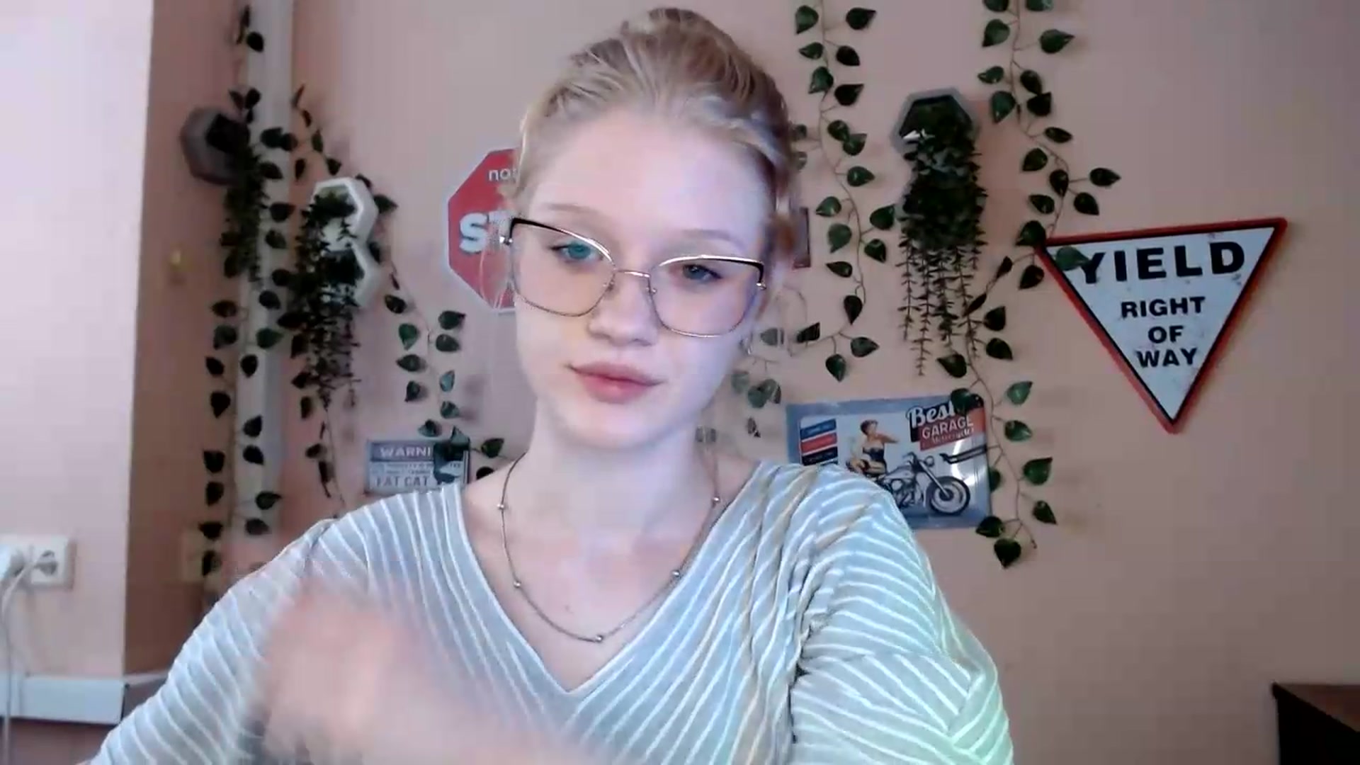 Gallery image thumbnail from Angel_baby's myfreecams stream on, 09/06/2026, 15:38 image 19 of 20