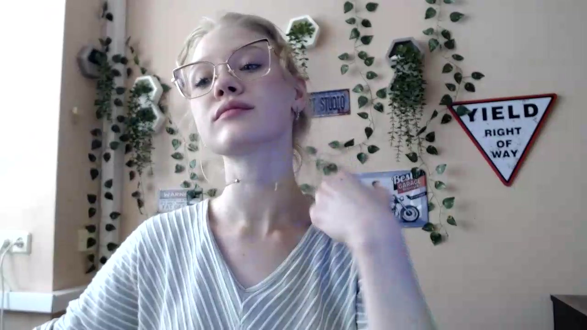 Gallery image thumbnail from Angel_baby's myfreecams stream on, 09/06/2026, 15:38 image 11 of 20
