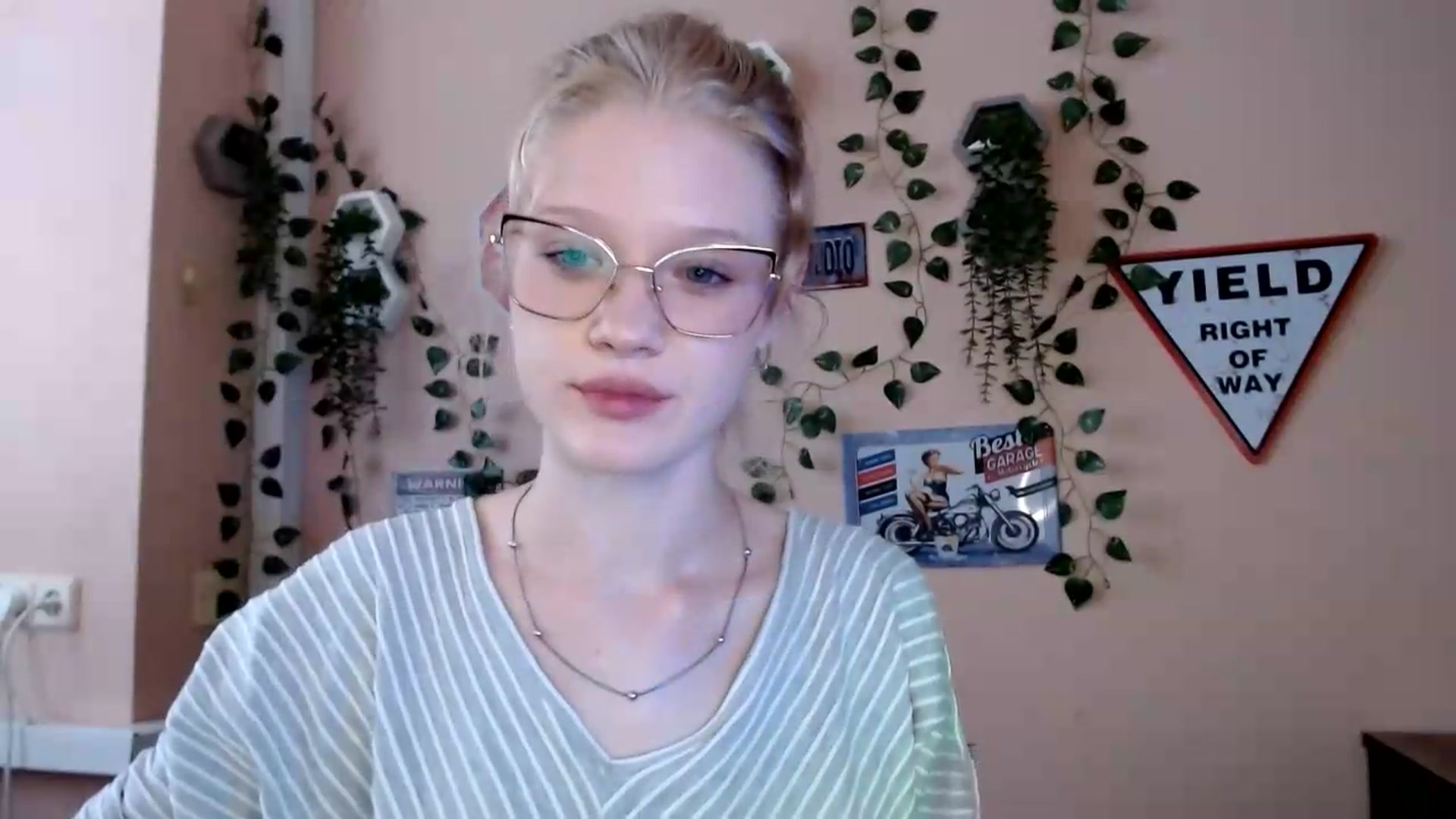 Gallery image thumbnail from Angel_baby's myfreecams stream on, 09/06/2026, 15:38 image 17 of 20