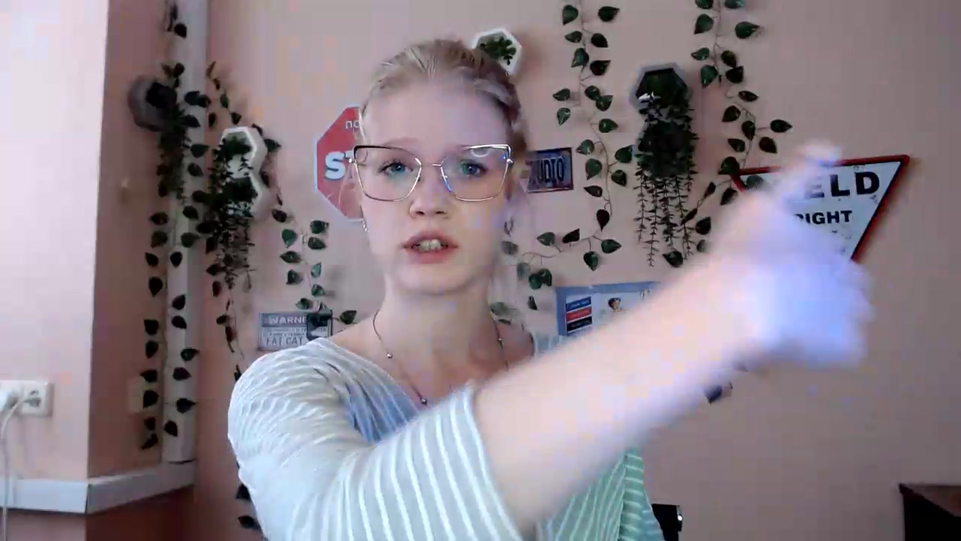 Gallery image thumbnail from Angel_baby's myfreecams stream on, 09/06/2026, 15:38 image 14 of 20