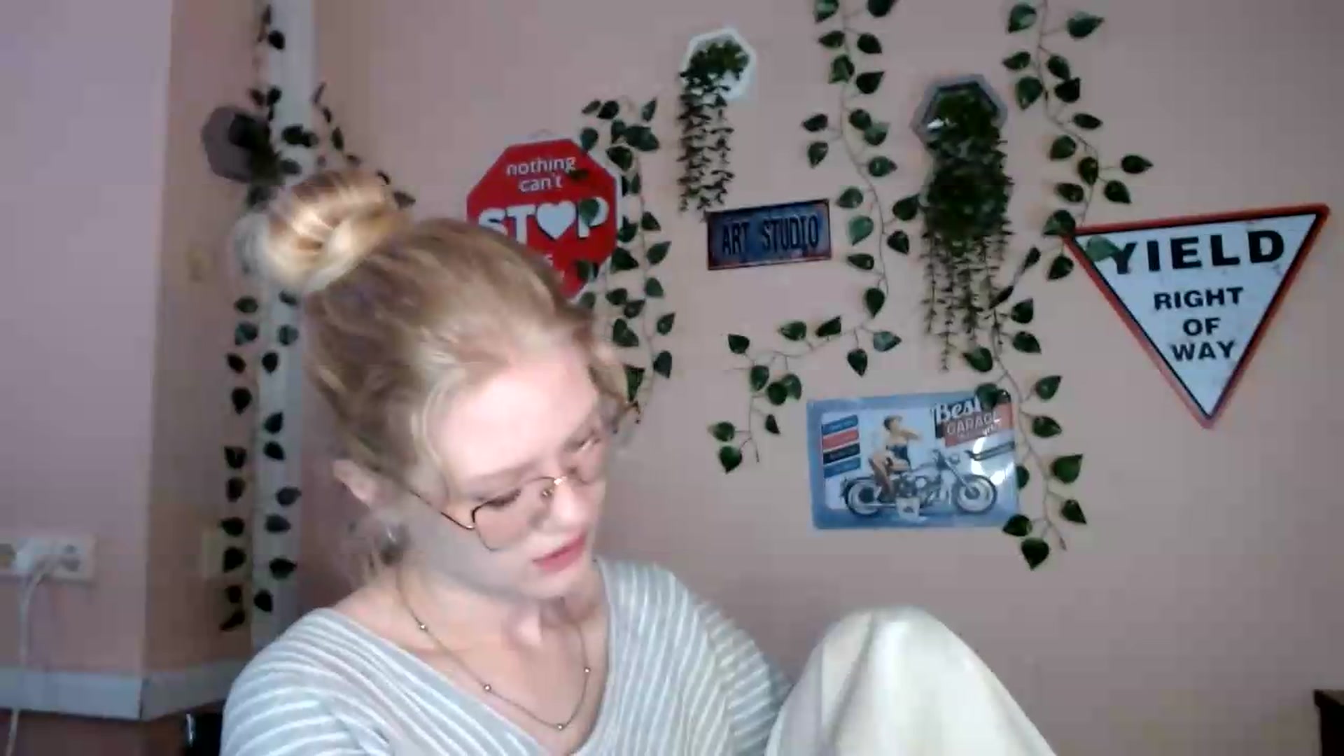 Gallery image thumbnail from Angel_baby's myfreecams stream on, 09/06/2026, 17:12 image 5 of 20