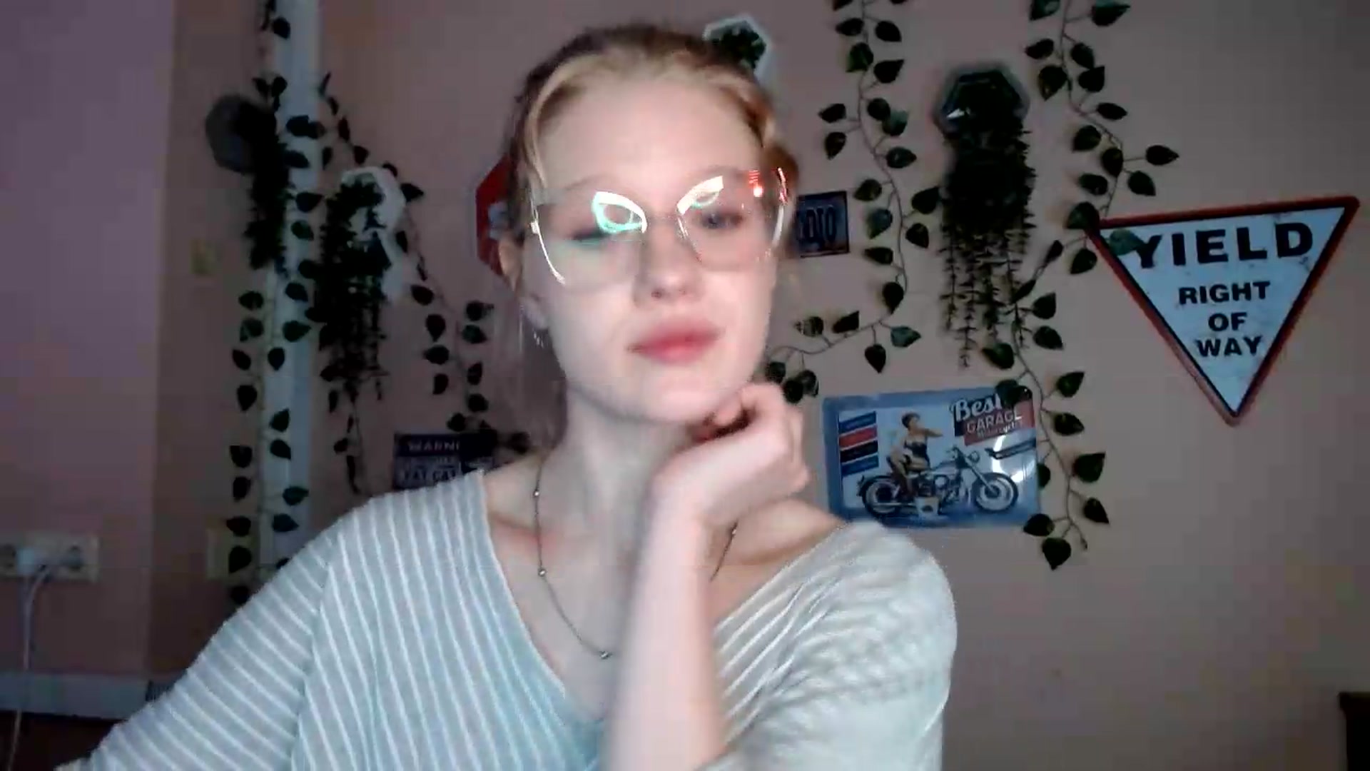 Gallery image thumbnail from Angel_baby's myfreecams stream on, 09/06/2026, 17:12 image 8 of 20