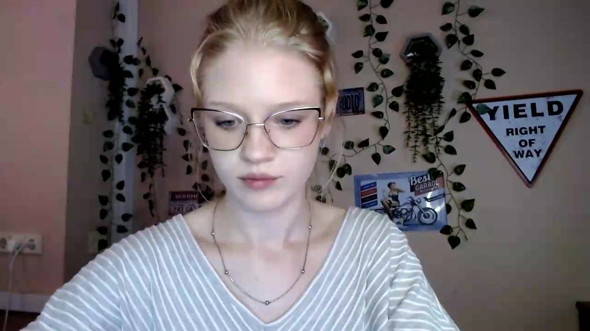 Gallery image thumbnail from Angel_baby's myfreecams stream on, 09/06/2026, 17:12 image 4 of 20